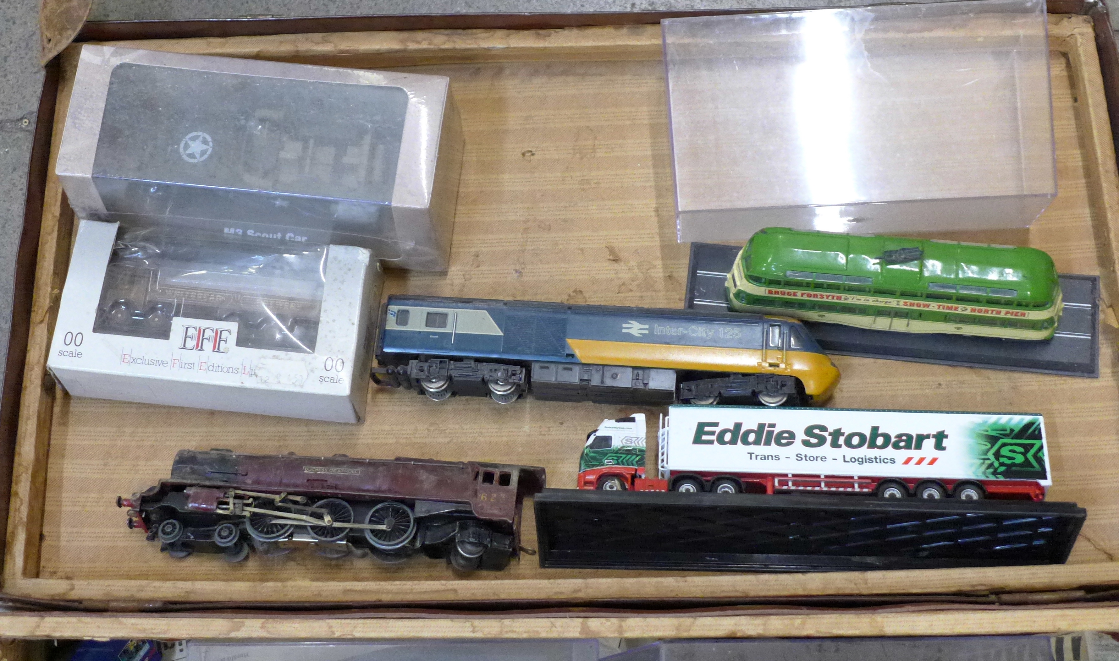 A collection of boxed and unboxed cars, lorries, trains, Hornby R874 BR 0-4-0 diesel model, boxed, - Image 2 of 5