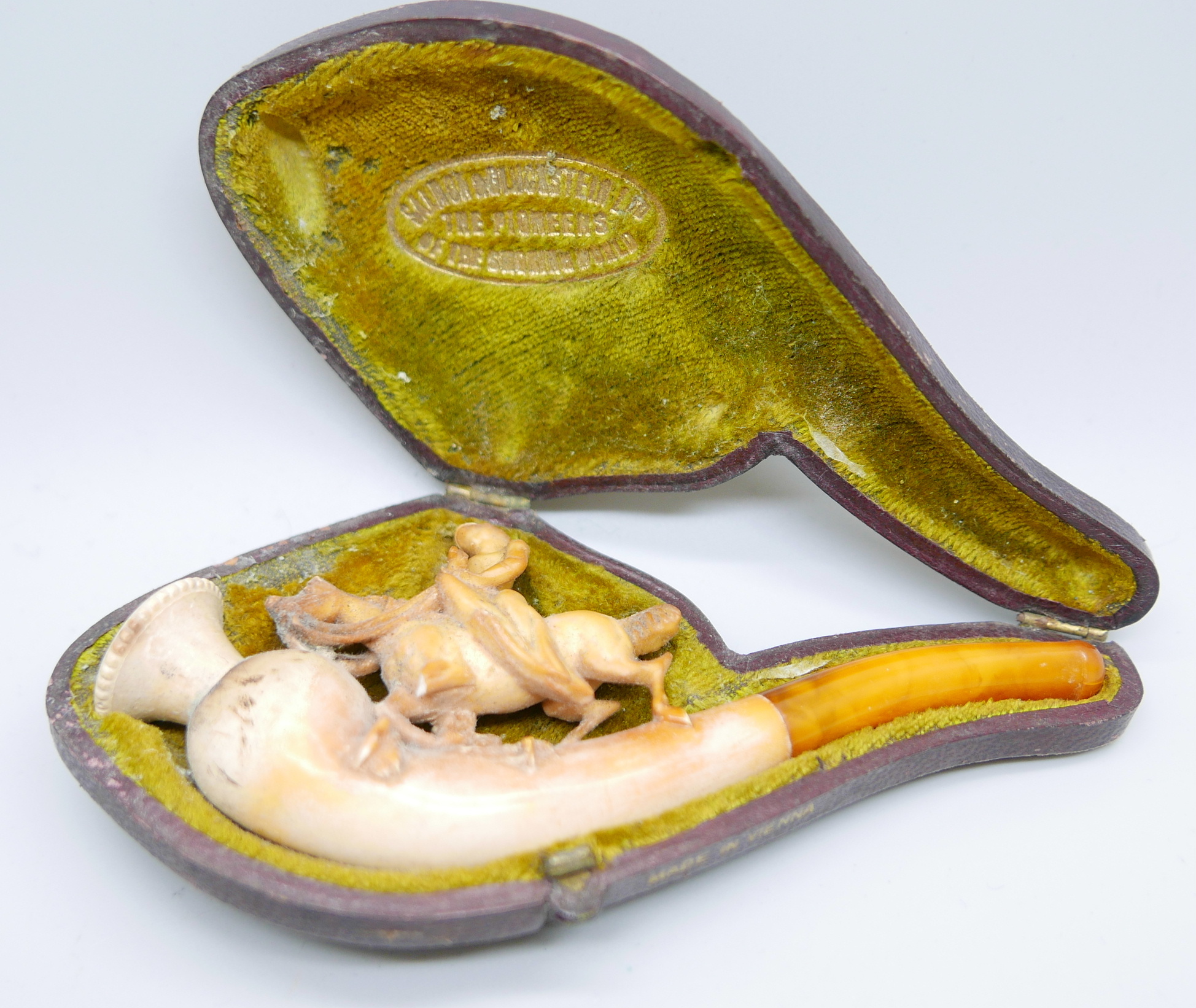 Three carved Meerschaum pipes, cased - Image 9 of 13