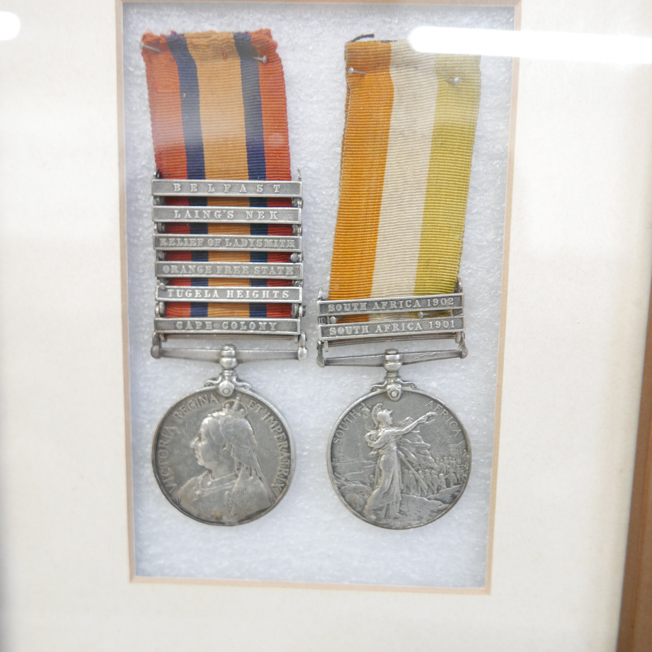 A Queen's South Africa Medal, 6 bars, and a King's South Africa Medal, 2 bars, 13211 Dvr. E. - Image 2 of 7