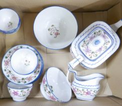 An early 19th Century New Hall tea set decorated with flowers, tea pot and three other pieces a/