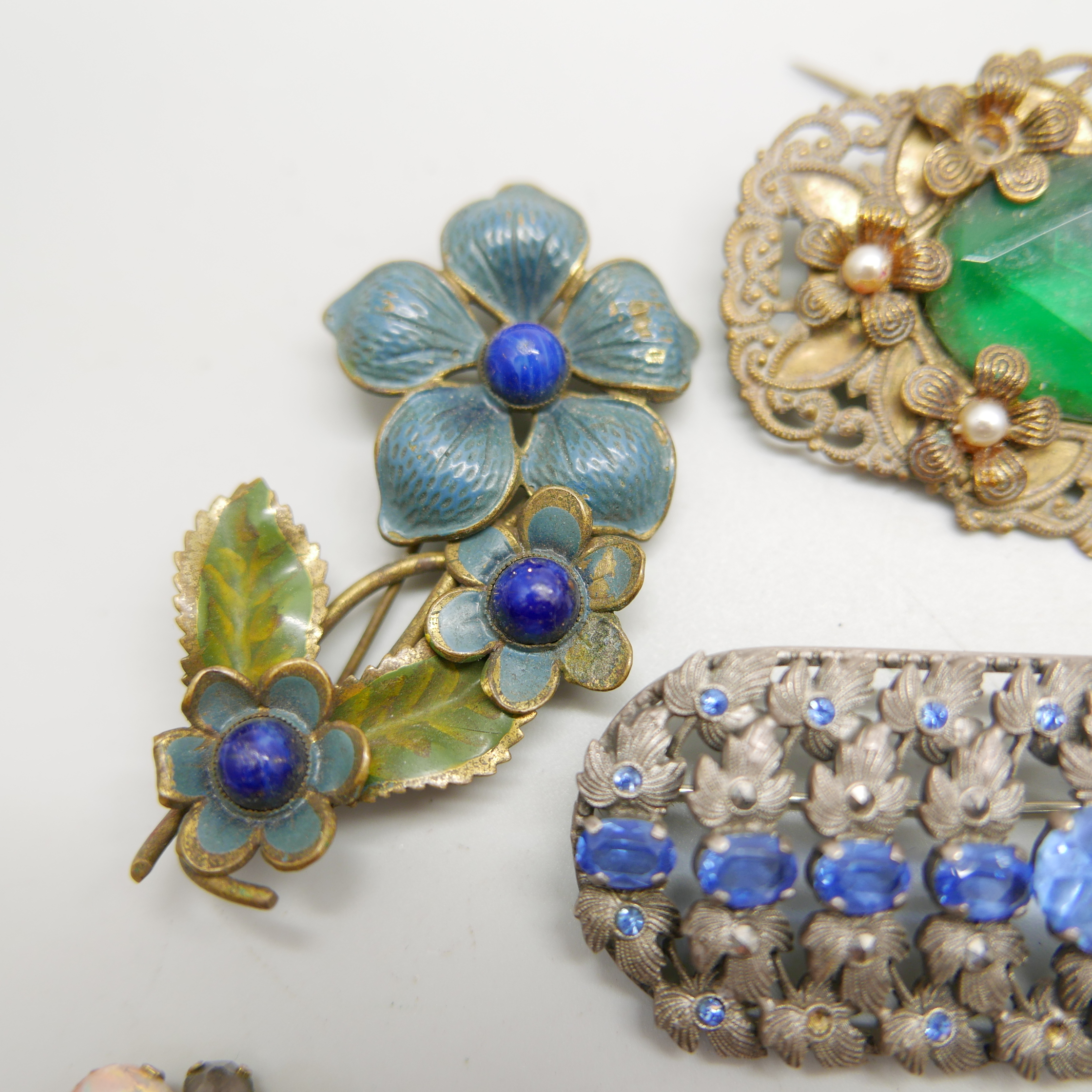 A collection of brooches, (one a/f) - Image 2 of 4