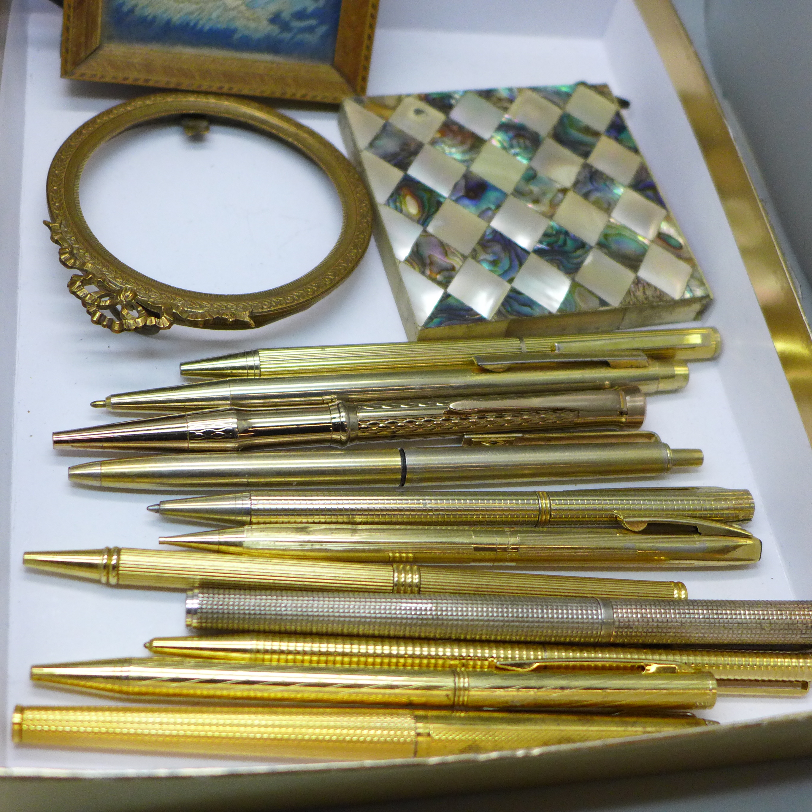 A gilt metal jewellery casket, costume jewellery, wristwatch, pens, spoons, fish knives and forks, - Image 2 of 5