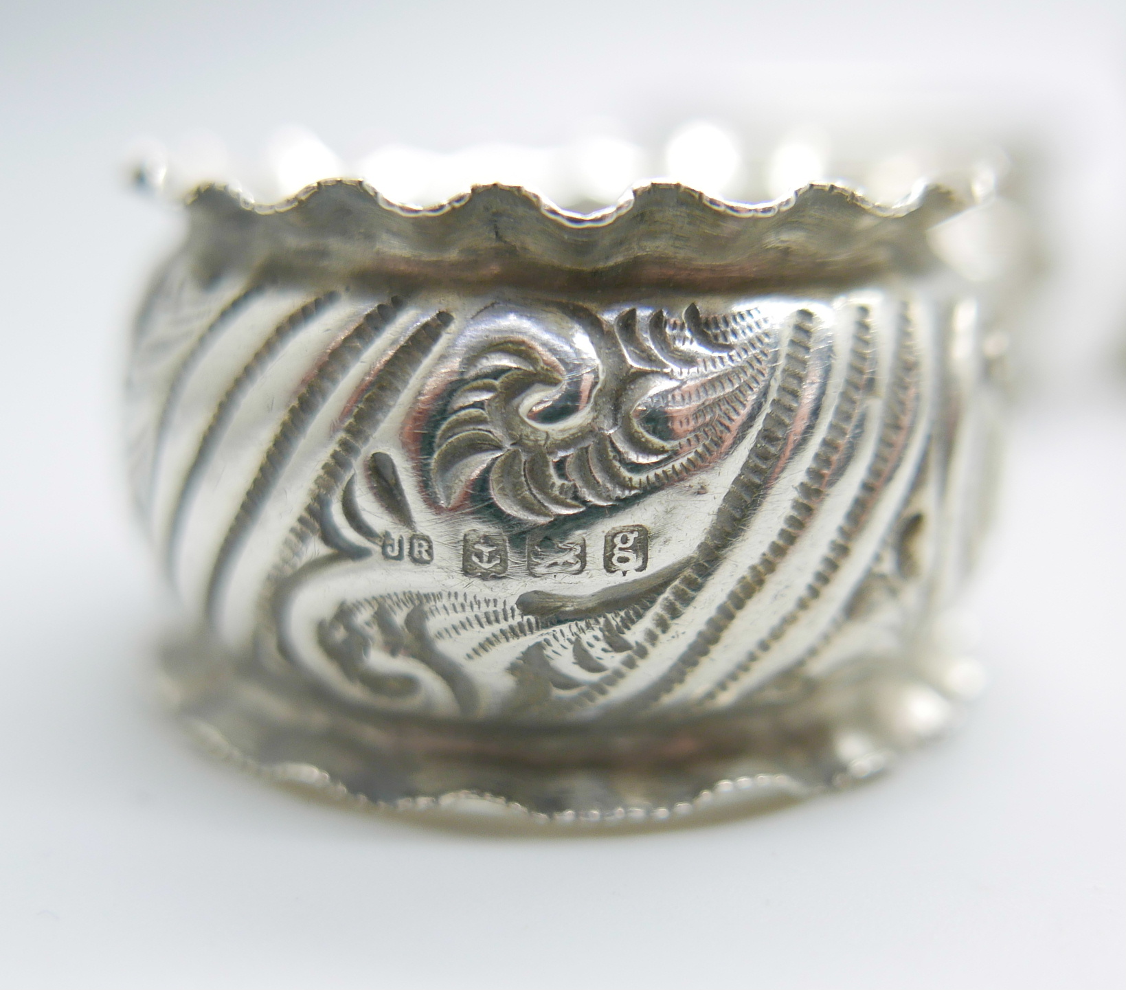 Four silver napkin rings and a silver pot, 134g - Image 4 of 6