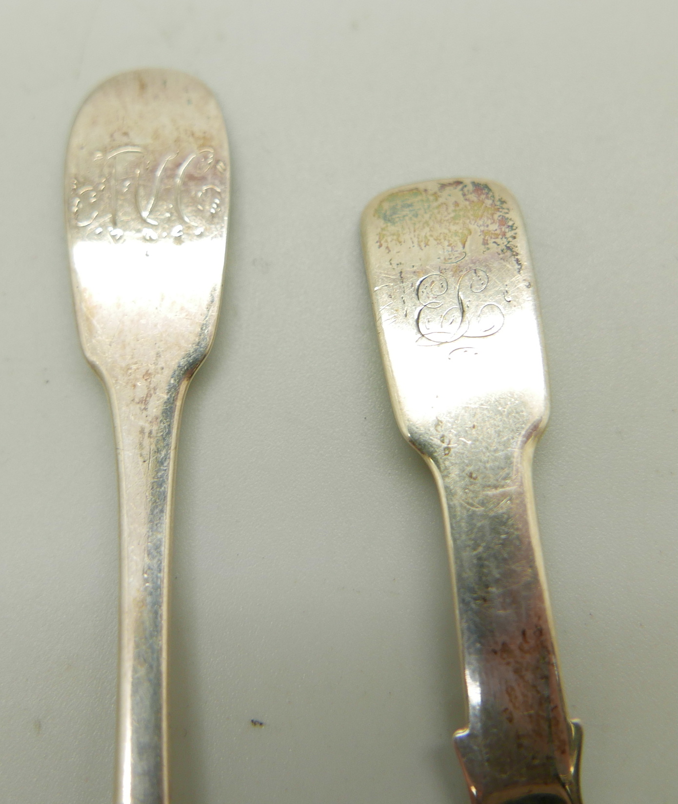 Two silver caddy spoons, one Victorian by George Unite, one Georgian Newcastle mark, maker IW - Image 3 of 4