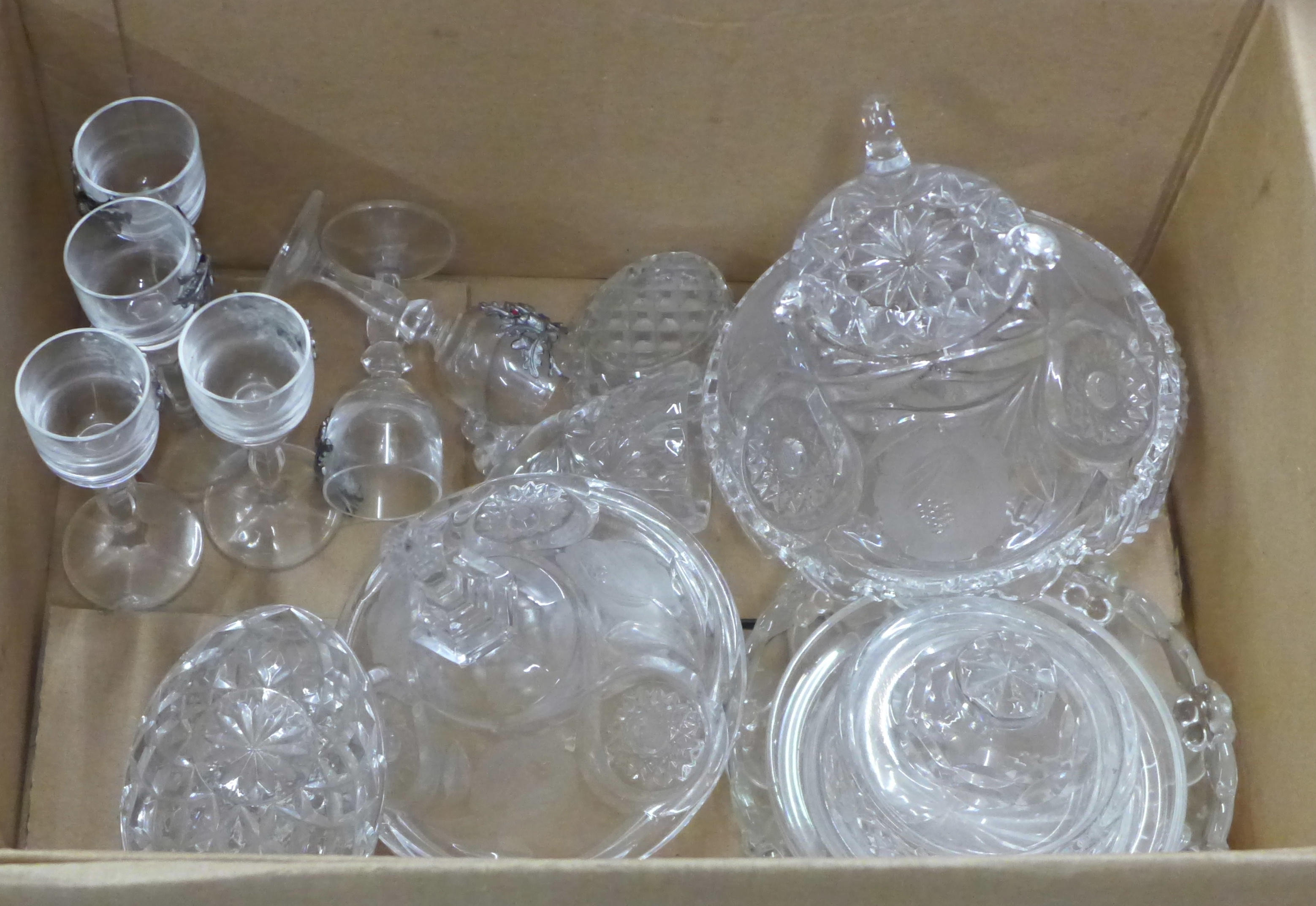 A collection of crystal and glass; tumblers, wine glasses, brandy glasses, etc. **PLEASE NOTE THIS - Image 4 of 5
