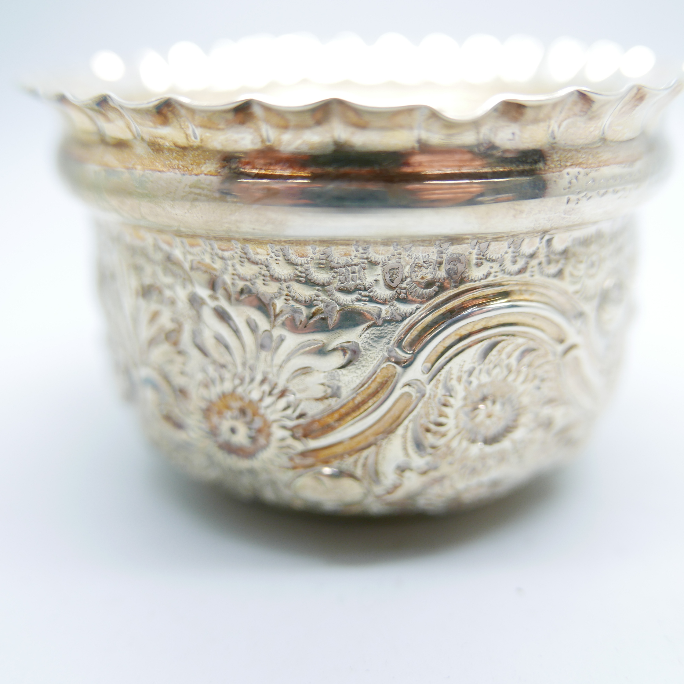 A Victorian silver bowl, 66g - Image 3 of 3