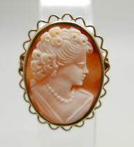 A 9ct gold mounted cameo brooch, 3.6g