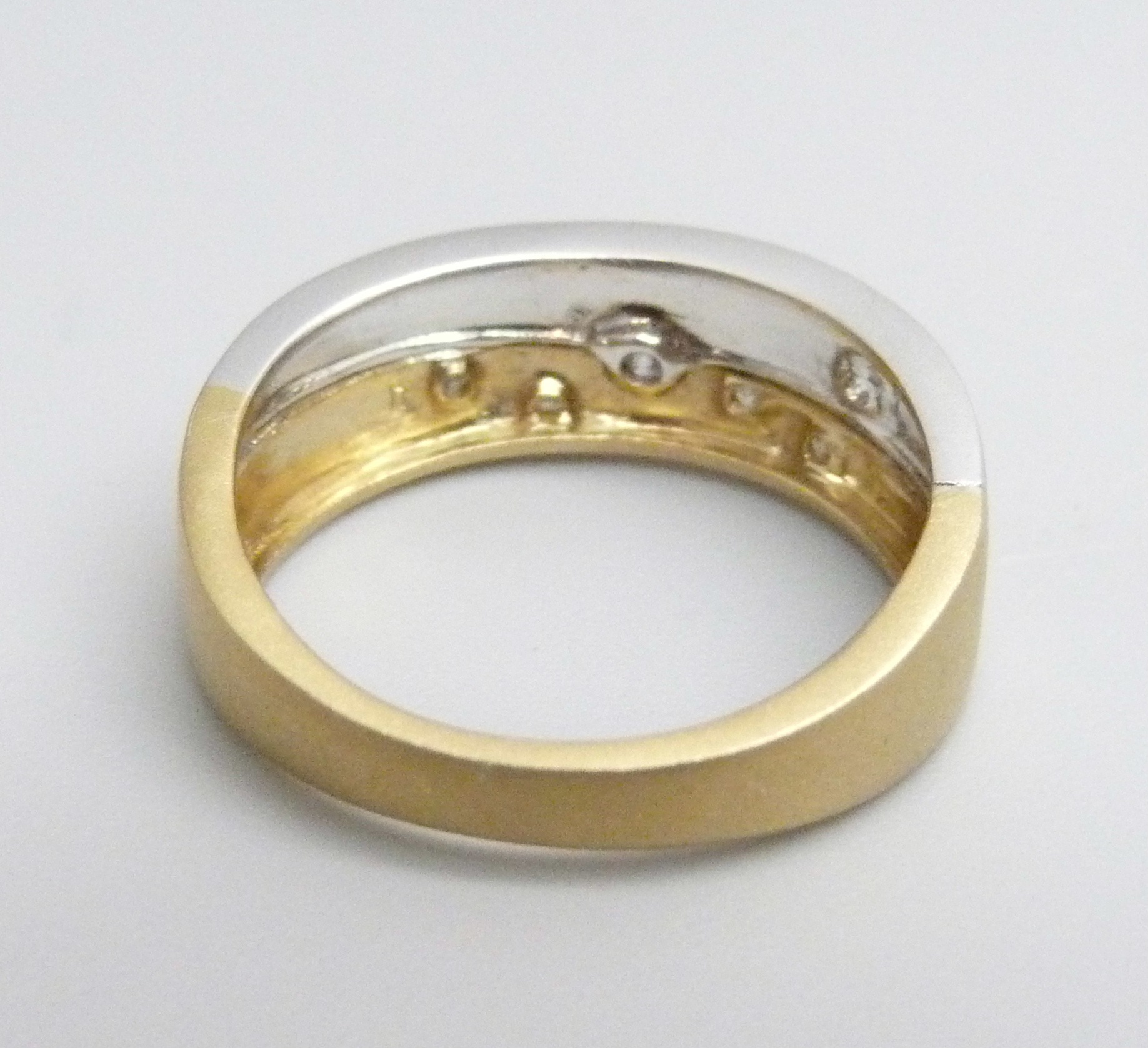 A 9ct gold and diamond ring, 3.5g, P - Image 3 of 3