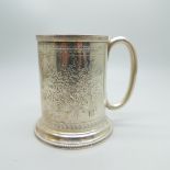 A Victorian silver mug, London 1872, 121g