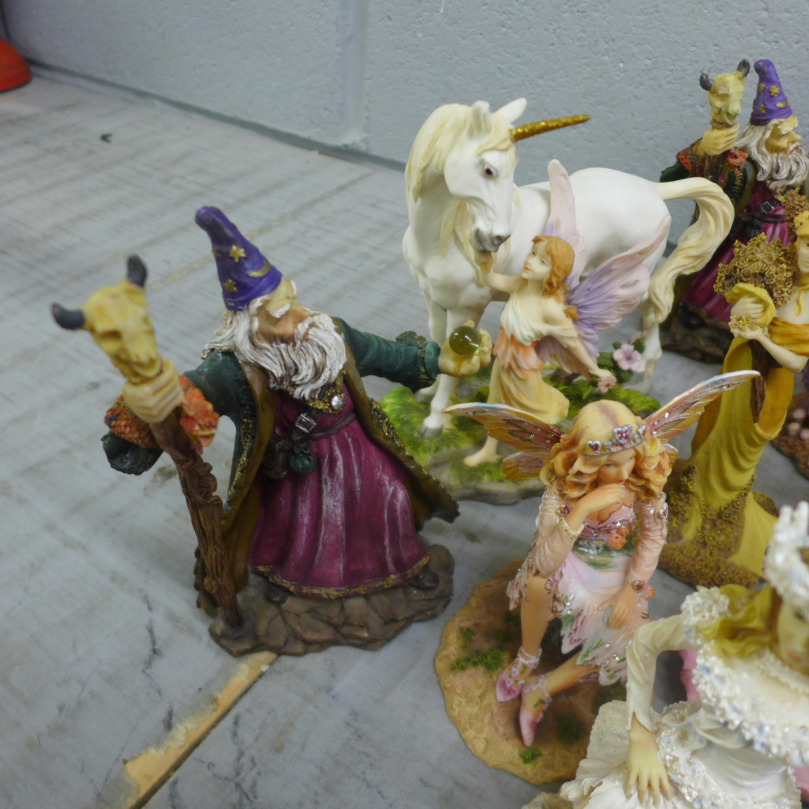 Two boxes of fairy figures **PLEASE NOTE THIS LOT IS NOT ELIGIBLE FOR IN-HOUSE POSTING AND PACKING** - Image 7 of 10