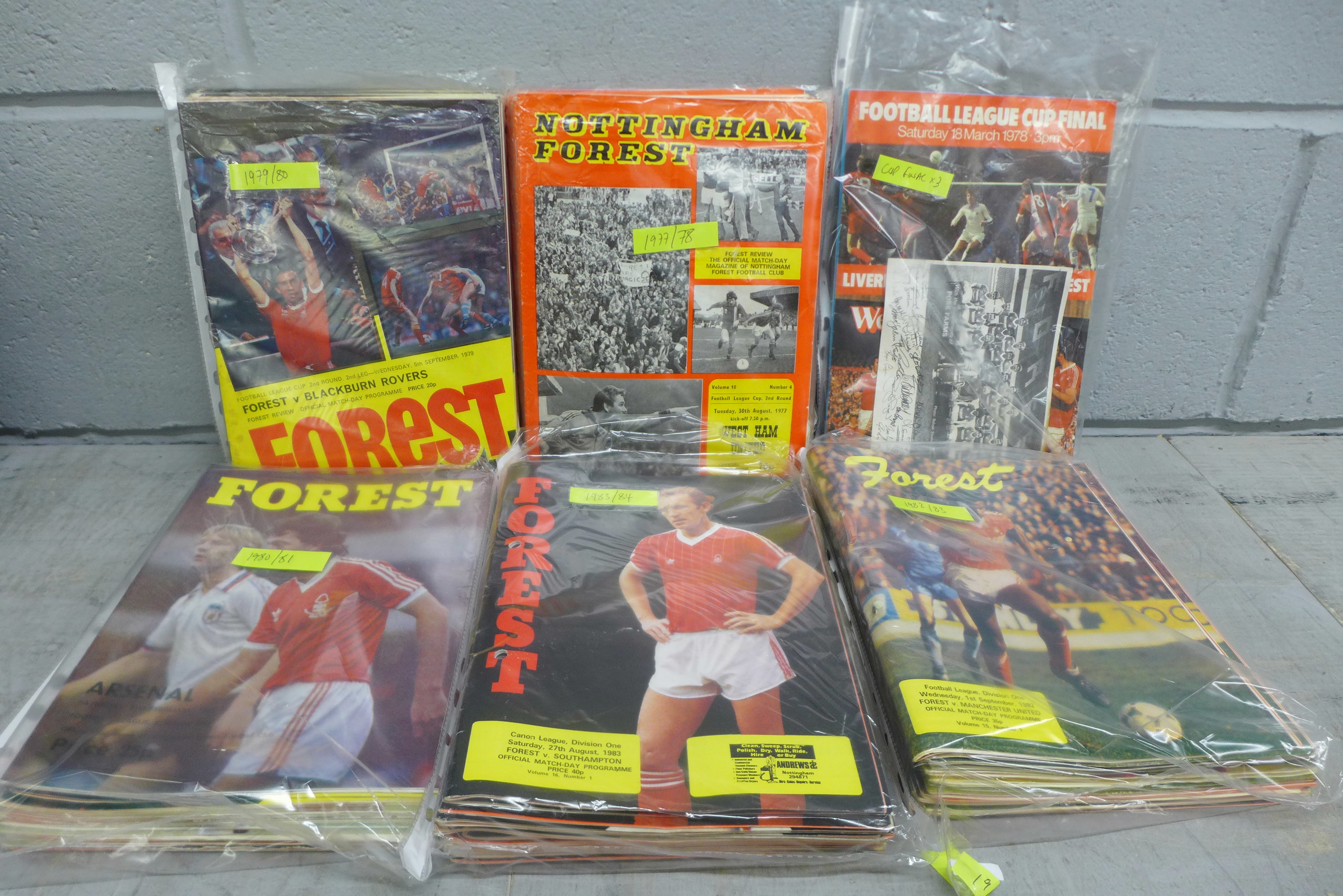 Approximately 170 Nottingham Forest football programmes, 1977-1985 including Cup Finals and European - Image 2 of 6