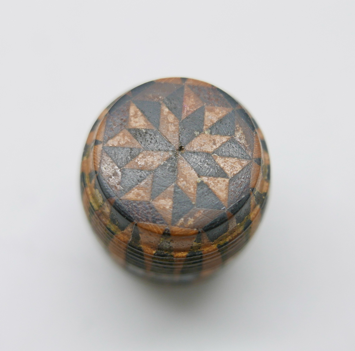 A collection of treen; three marquetry boxes and two snuff boxes including one in the form of a shoe - Image 3 of 8
