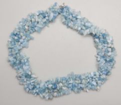 An aquamarine collarette necklace, 714cts with silver clasp and certificate