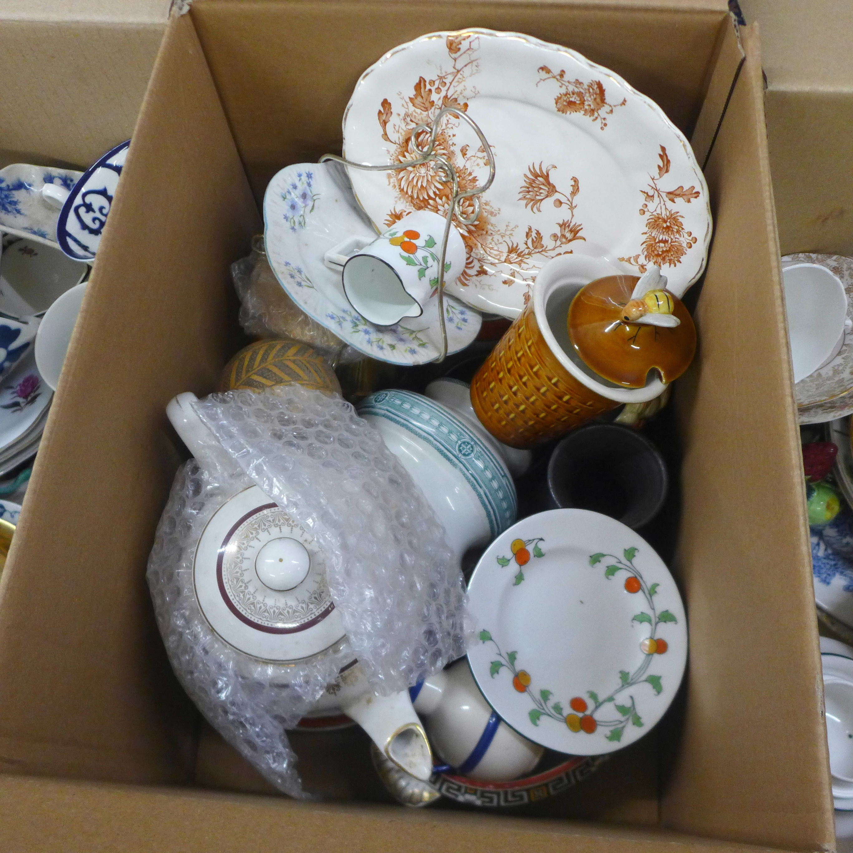 Three boxes of mixed decorative china **PLEASE NOTE THIS LOT IS NOT ELIGIBLE FOR IN-HOUSE POSTING - Image 3 of 4