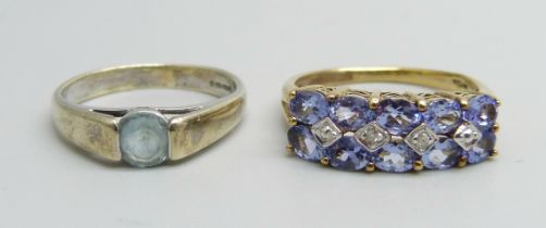 Two 9ct gold rings, 5.3g, L and O