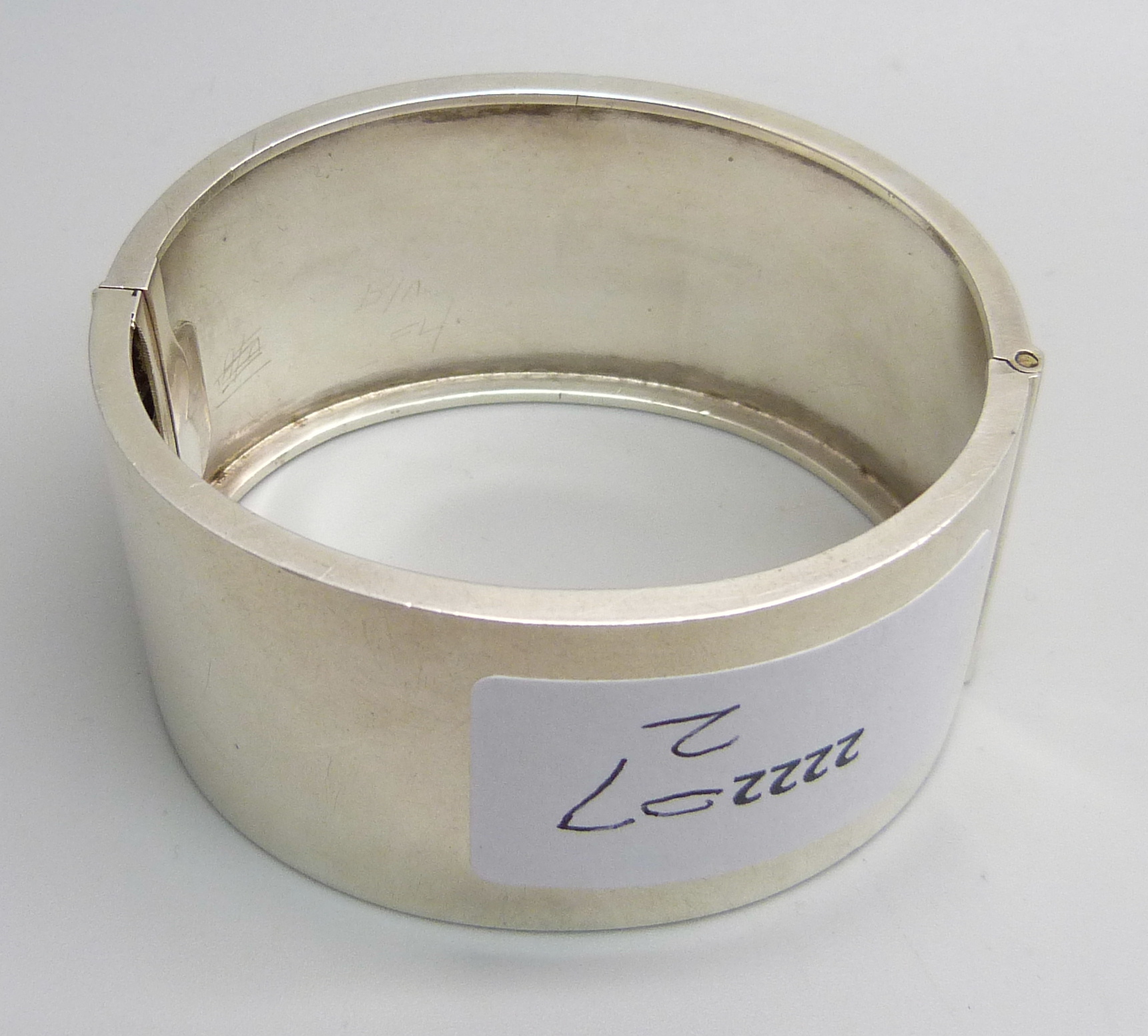 A Victorian white metal bangle, 37g, 3.1cm wide - Image 3 of 3