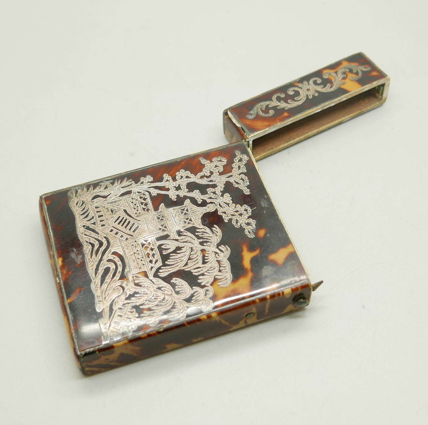 A tortoiseshell card case with silver overlay and silver cartouche to lid, 65mm x 95mm - Image 4 of 5
