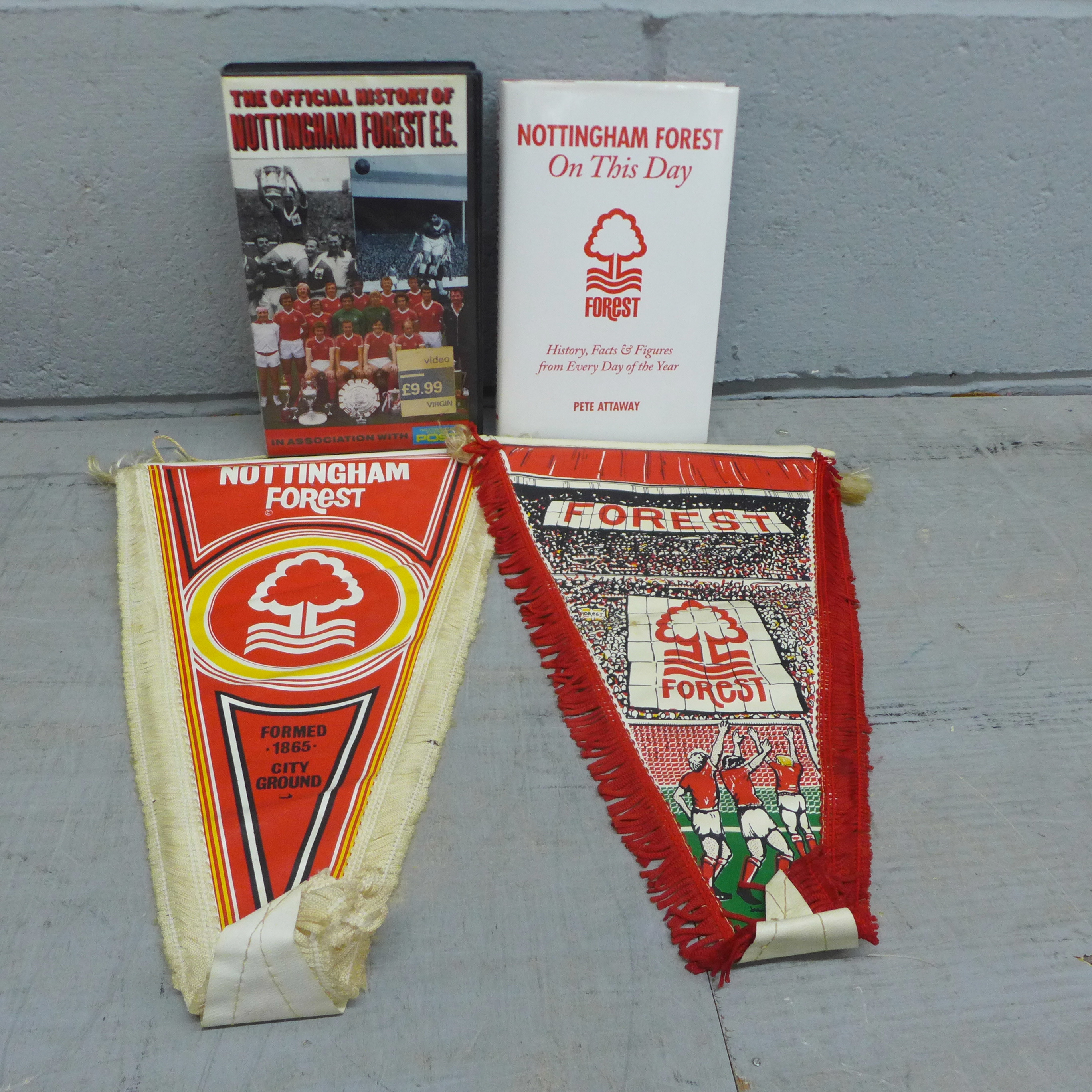 Approximately 170 Nottingham Forest football programmes, 1977-1985 including Cup Finals and European - Image 4 of 6