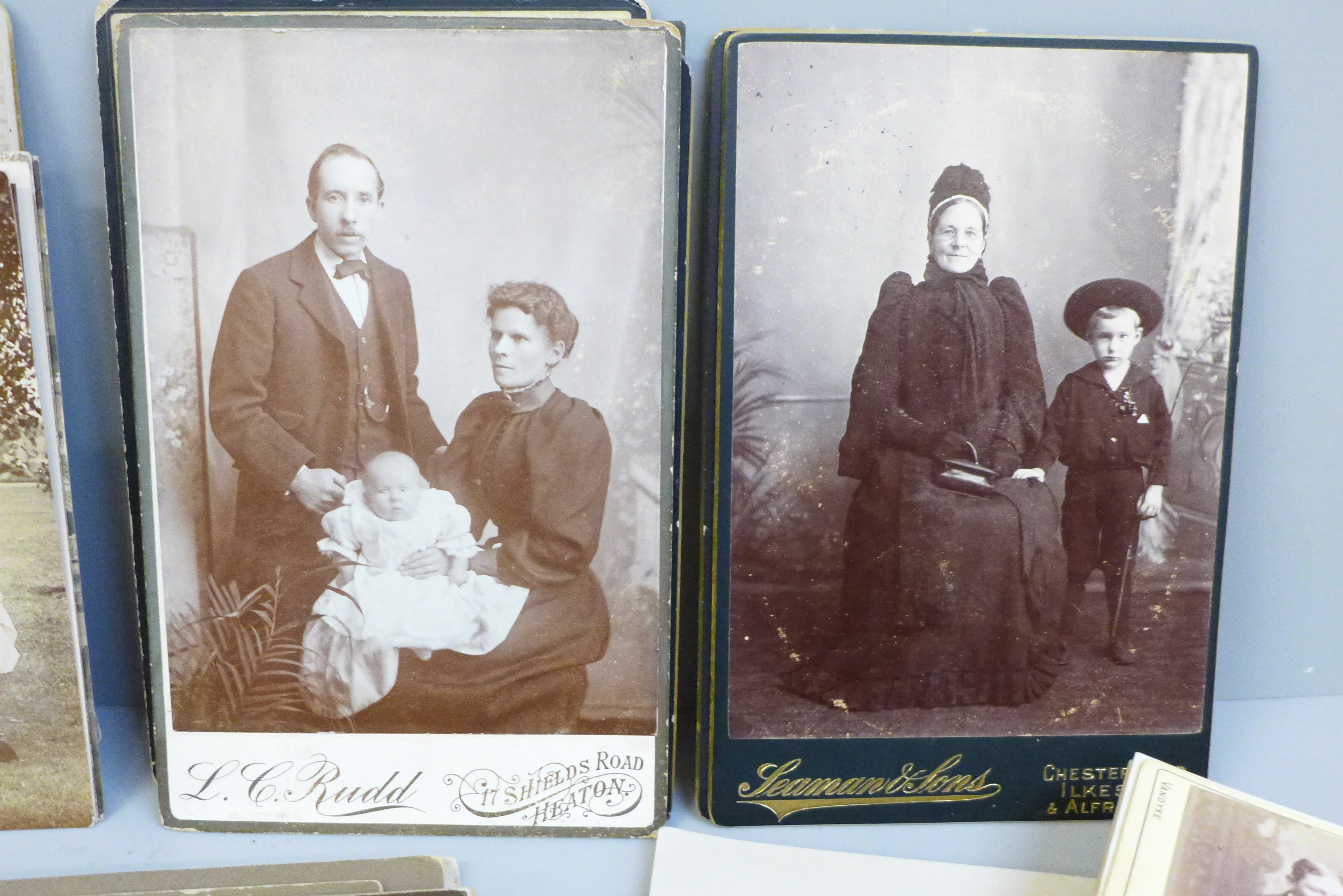 A collection of cabinet cards, carte de visite cards and postcards - Image 2 of 7