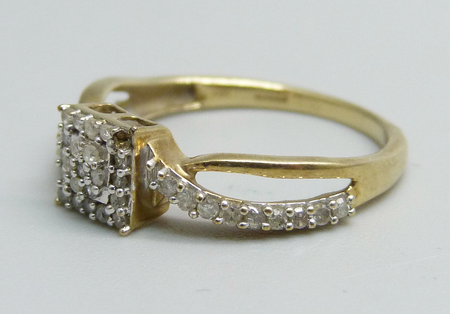 A 9ct gold and diamond ring, 1.6g, L - Image 2 of 3