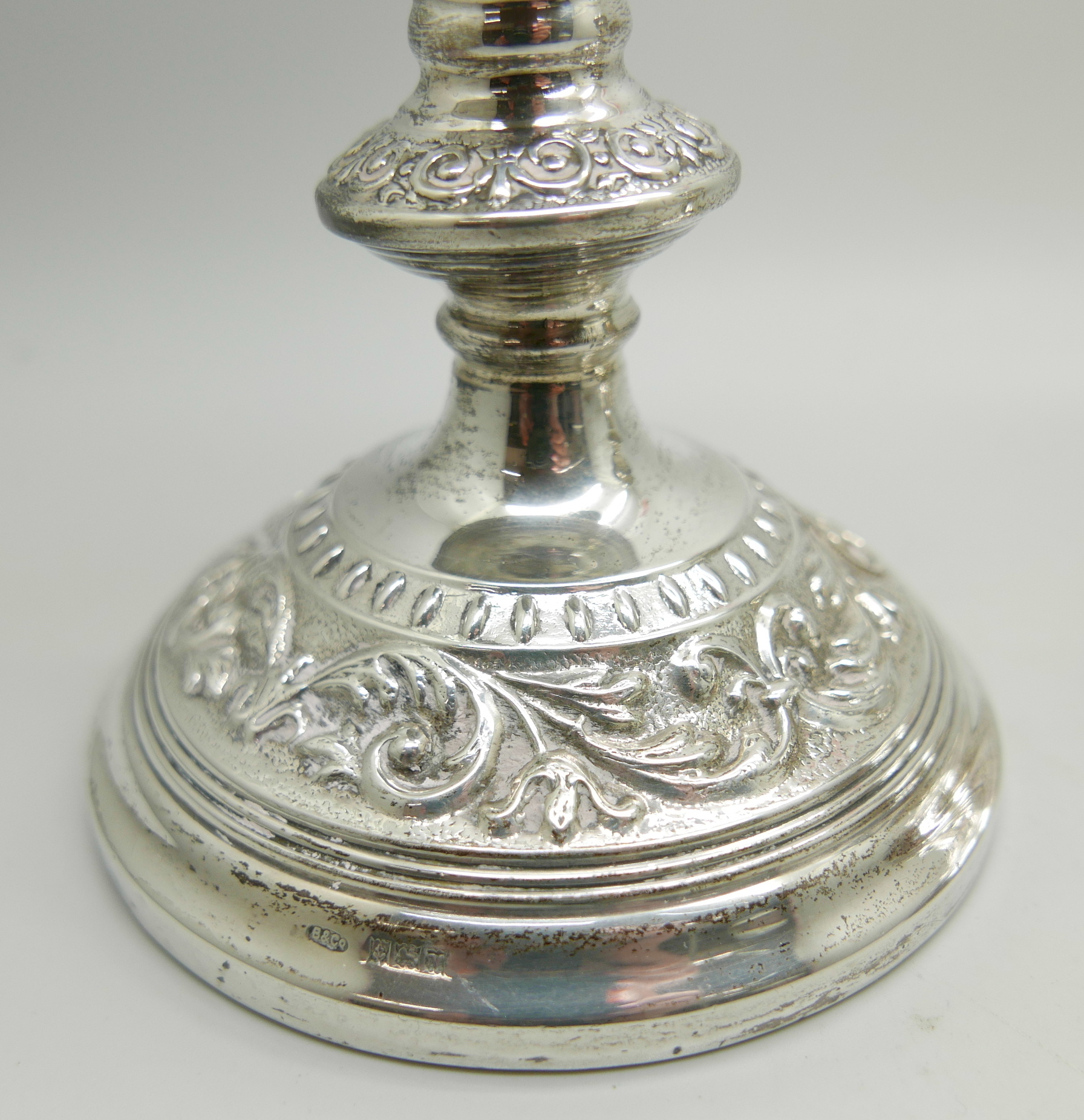 A pair of silver candlesticks, Birmingham 1987, 11.5cm, a/f - Image 2 of 4