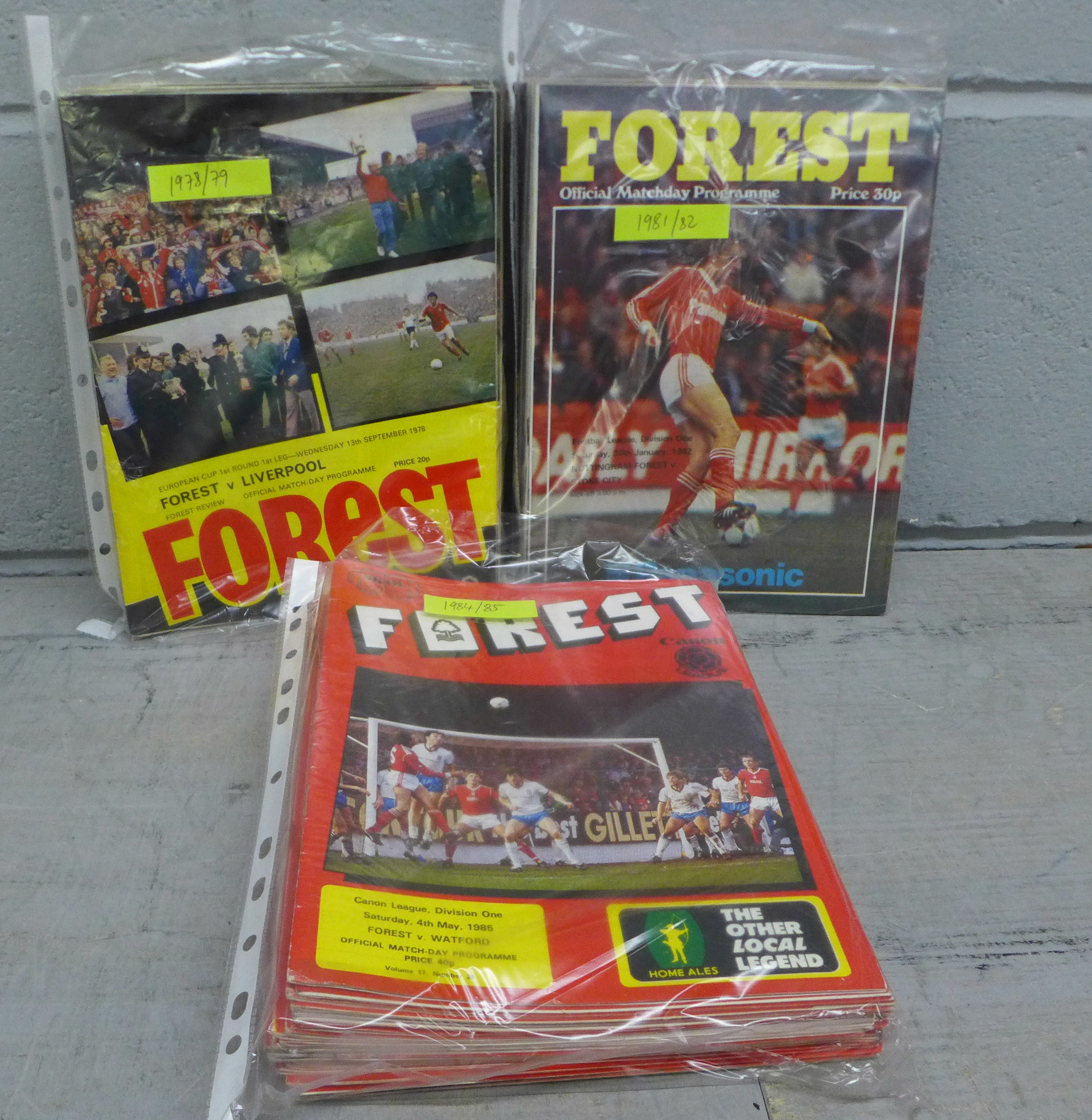 Approximately 170 Nottingham Forest football programmes, 1977-1985 including Cup Finals and European - Image 3 of 6