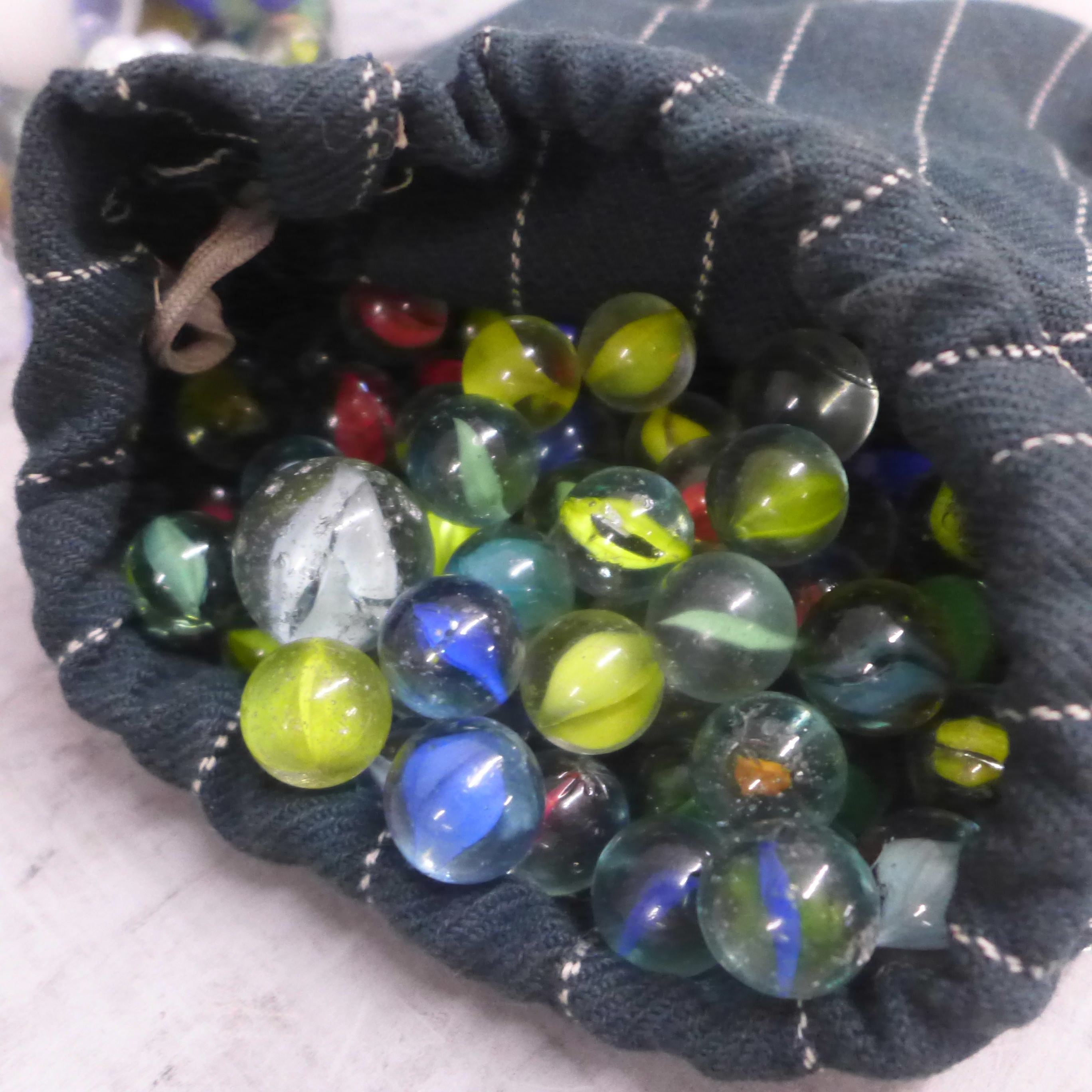 A collection of marbles and plastic toy soldiers, cowboys, Indians, etc. **PLEASE NOTE THIS LOT IS - Image 2 of 7