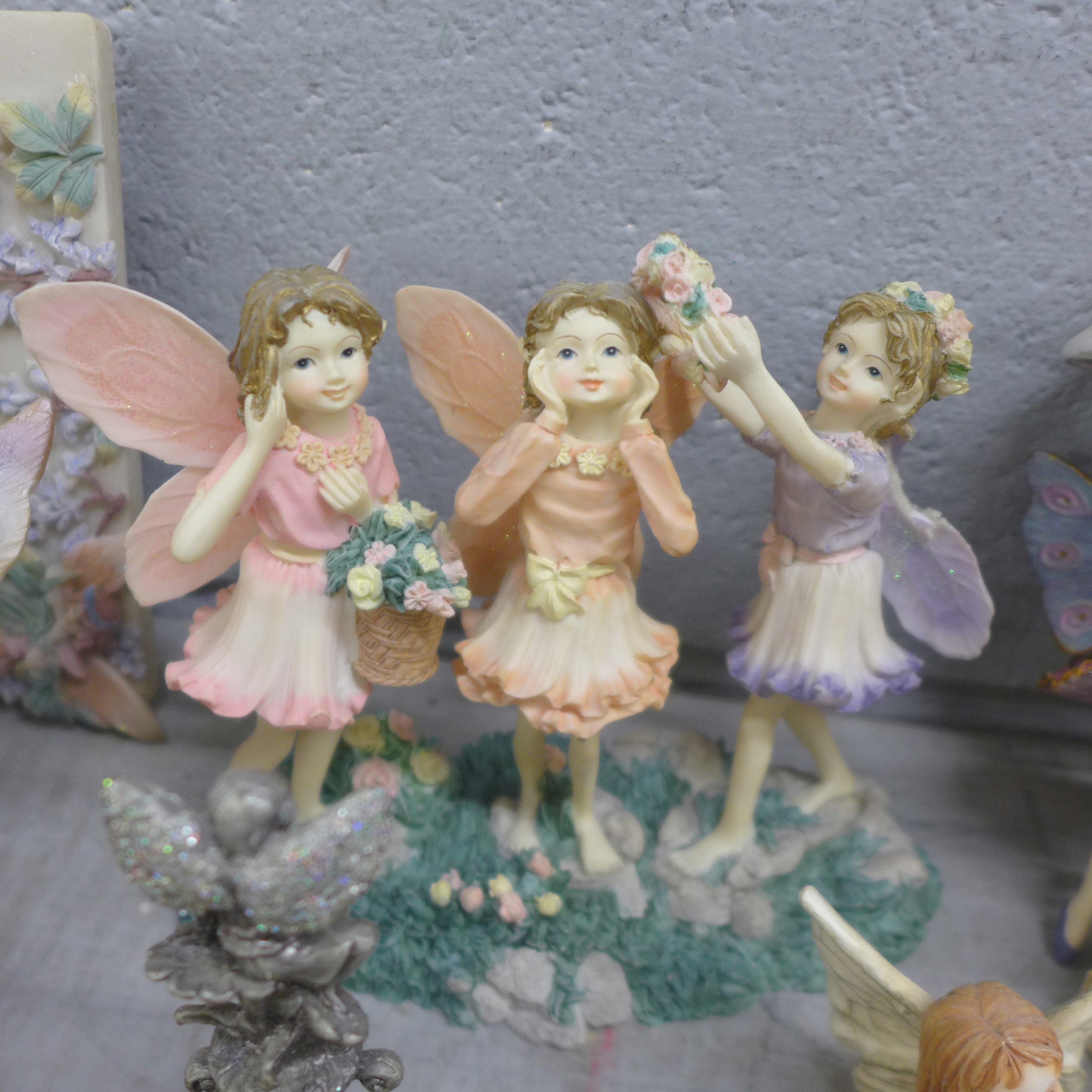 Two boxes of fairy figures **PLEASE NOTE THIS LOT IS NOT ELIGIBLE FOR IN-HOUSE POSTING AND PACKING** - Image 5 of 10