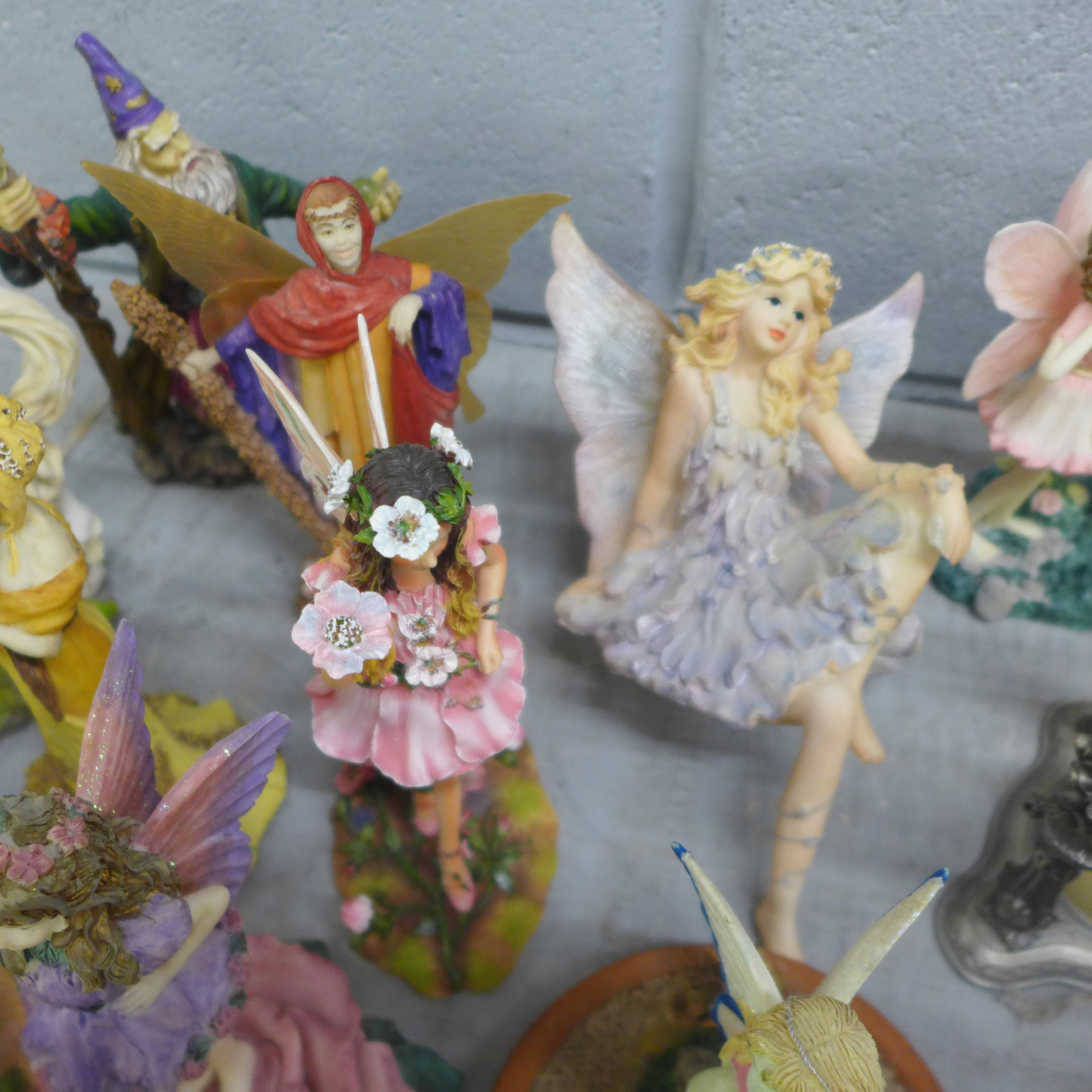 Two boxes of fairy figures **PLEASE NOTE THIS LOT IS NOT ELIGIBLE FOR IN-HOUSE POSTING AND PACKING** - Image 9 of 10