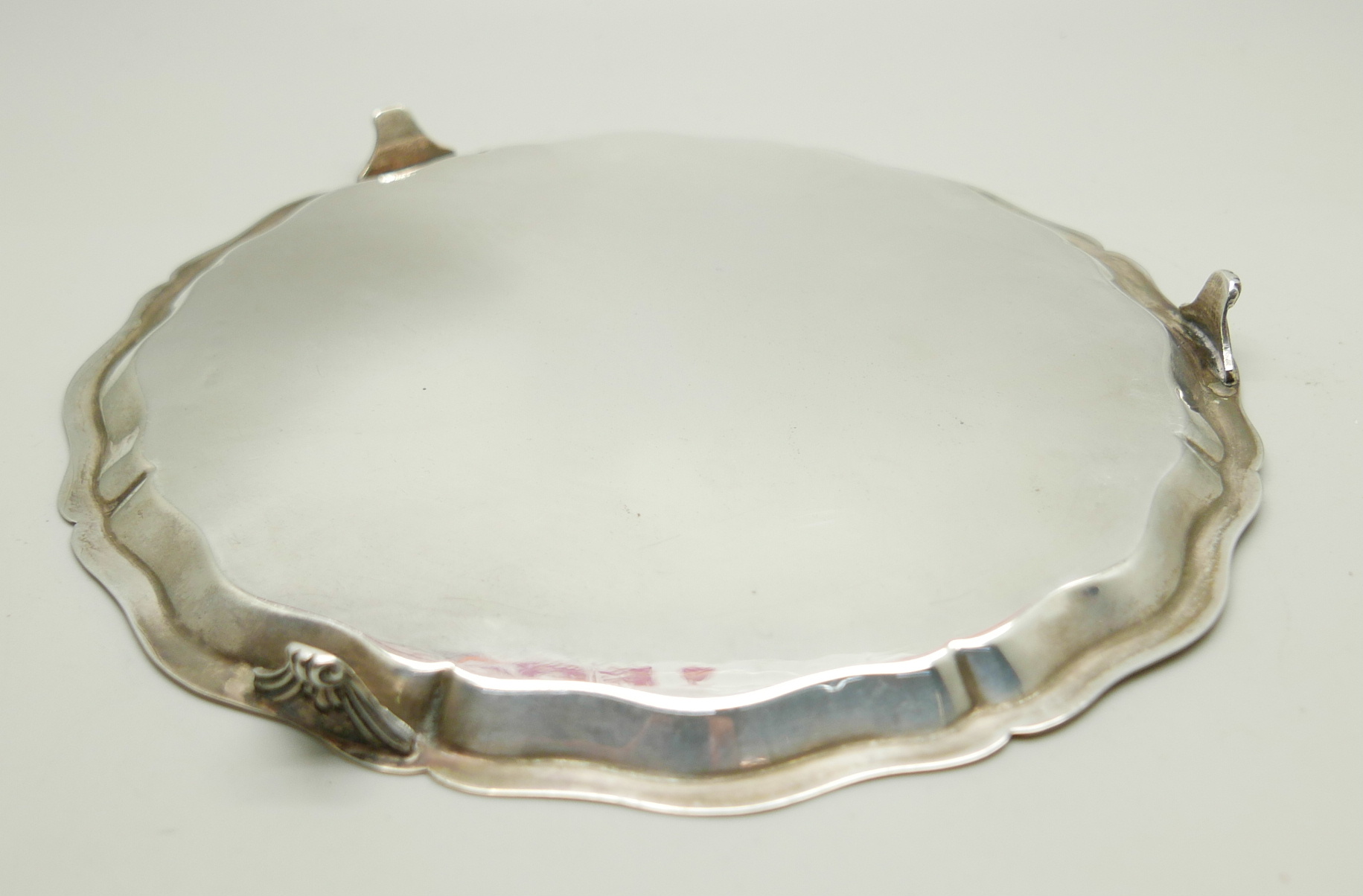 A silver tray, Sheffield 1935, 224g, 19cm - Image 3 of 3