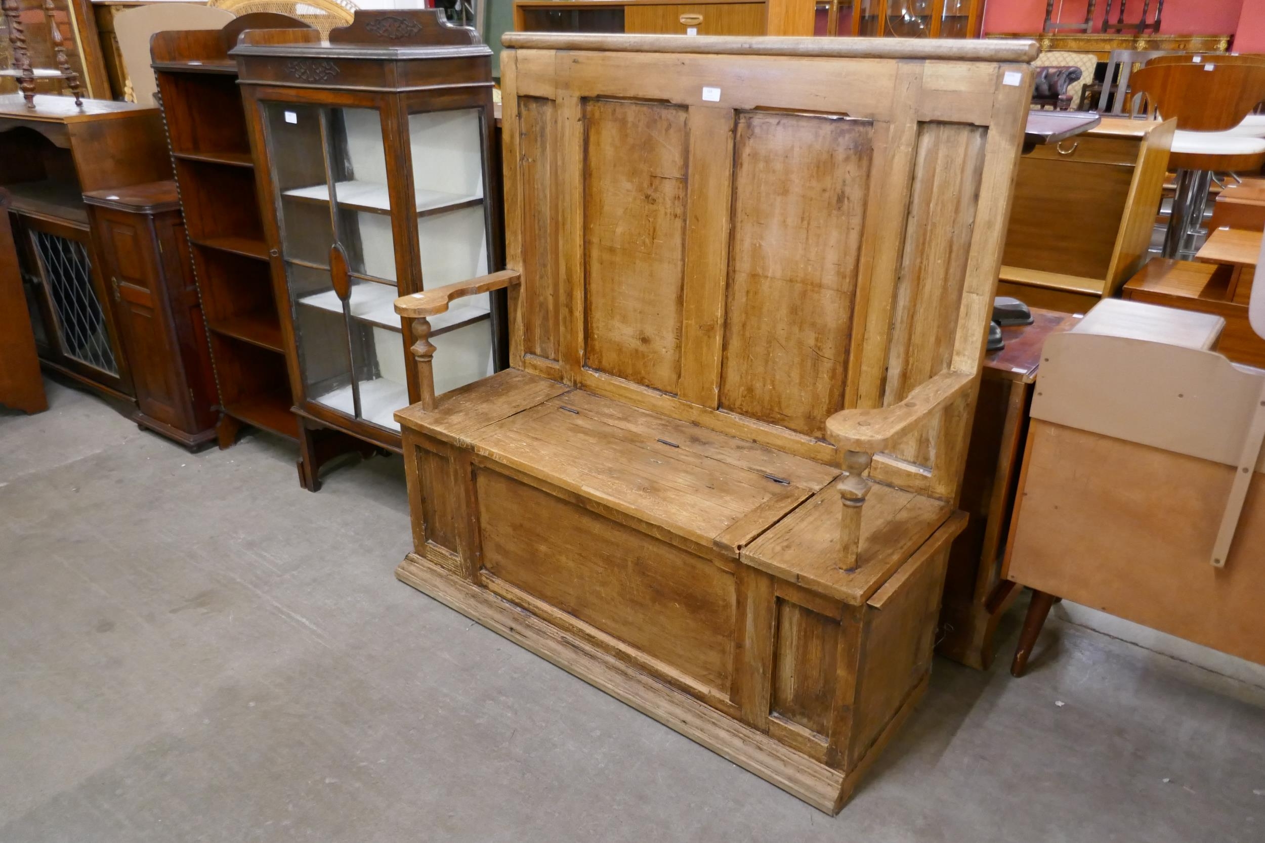 A Victorian style pine settle - Image 2 of 2