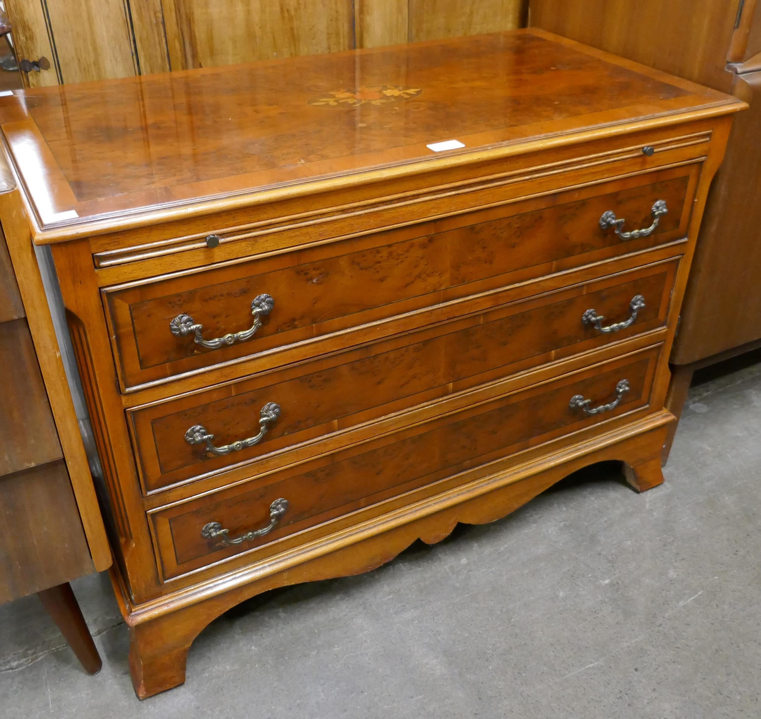 A George I style inlaid burr yew bachelor's chest of drawers - Image 2 of 2