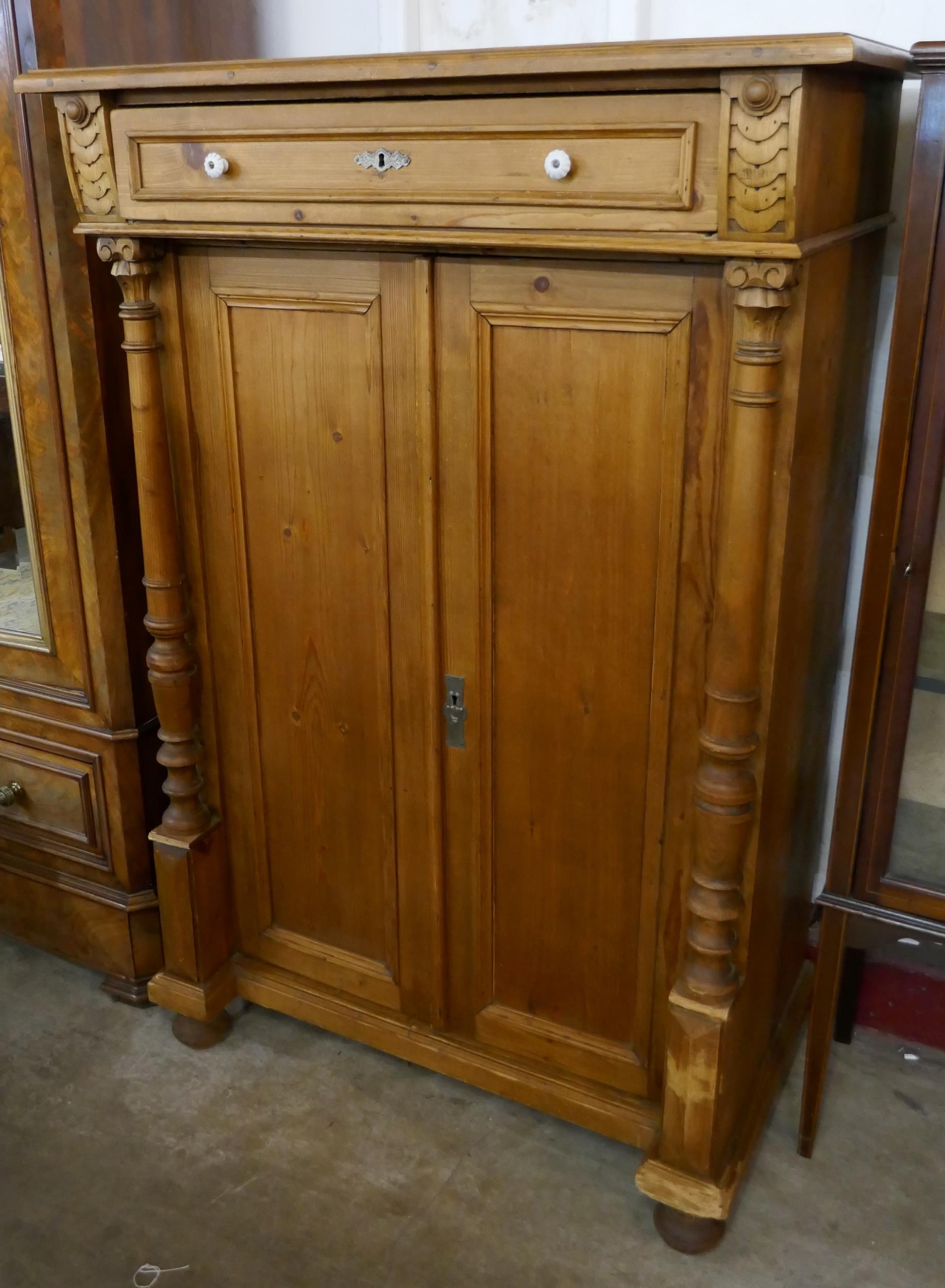 A 19th Century French pine cupboard - Image 2 of 2