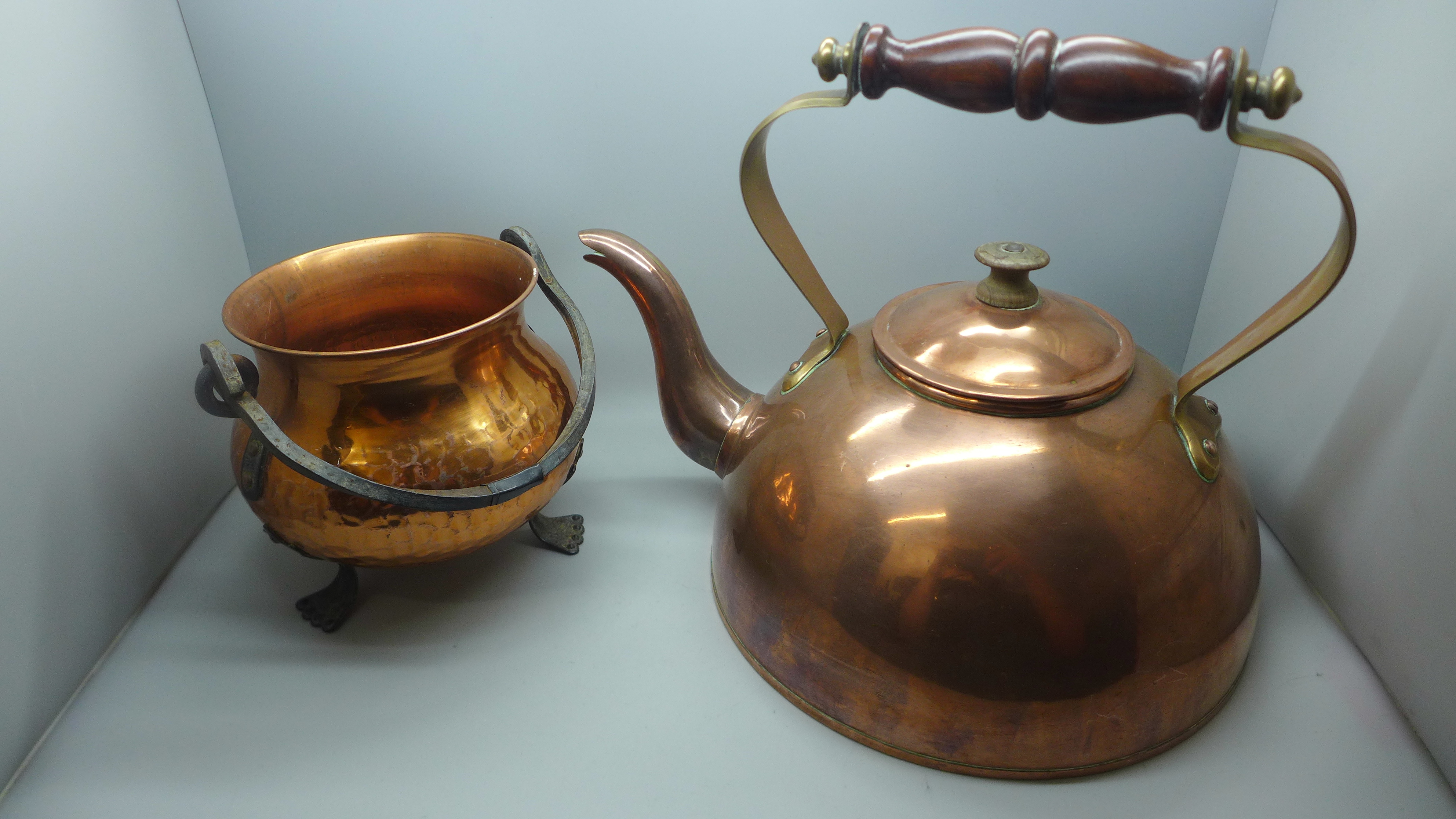 Two boxes of mixed copper; kettles, bellows, jelly mould, etc. - Image 2 of 6