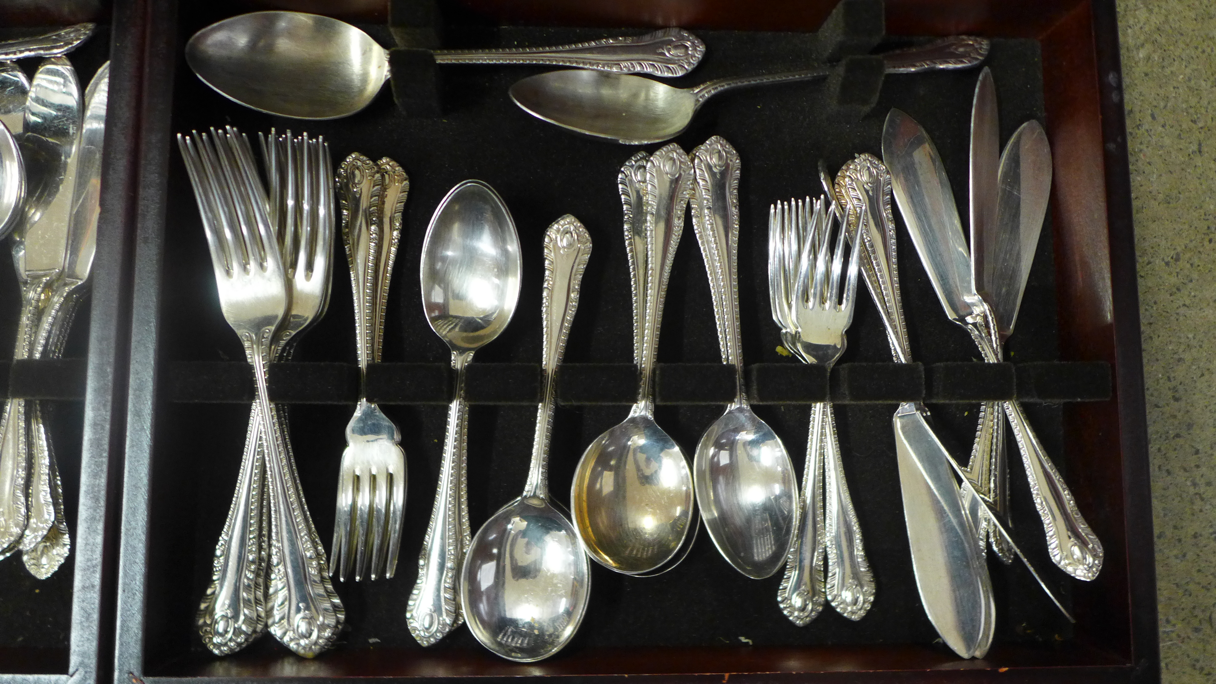Two canteens of Sheffield plate cutlery - Image 5 of 6