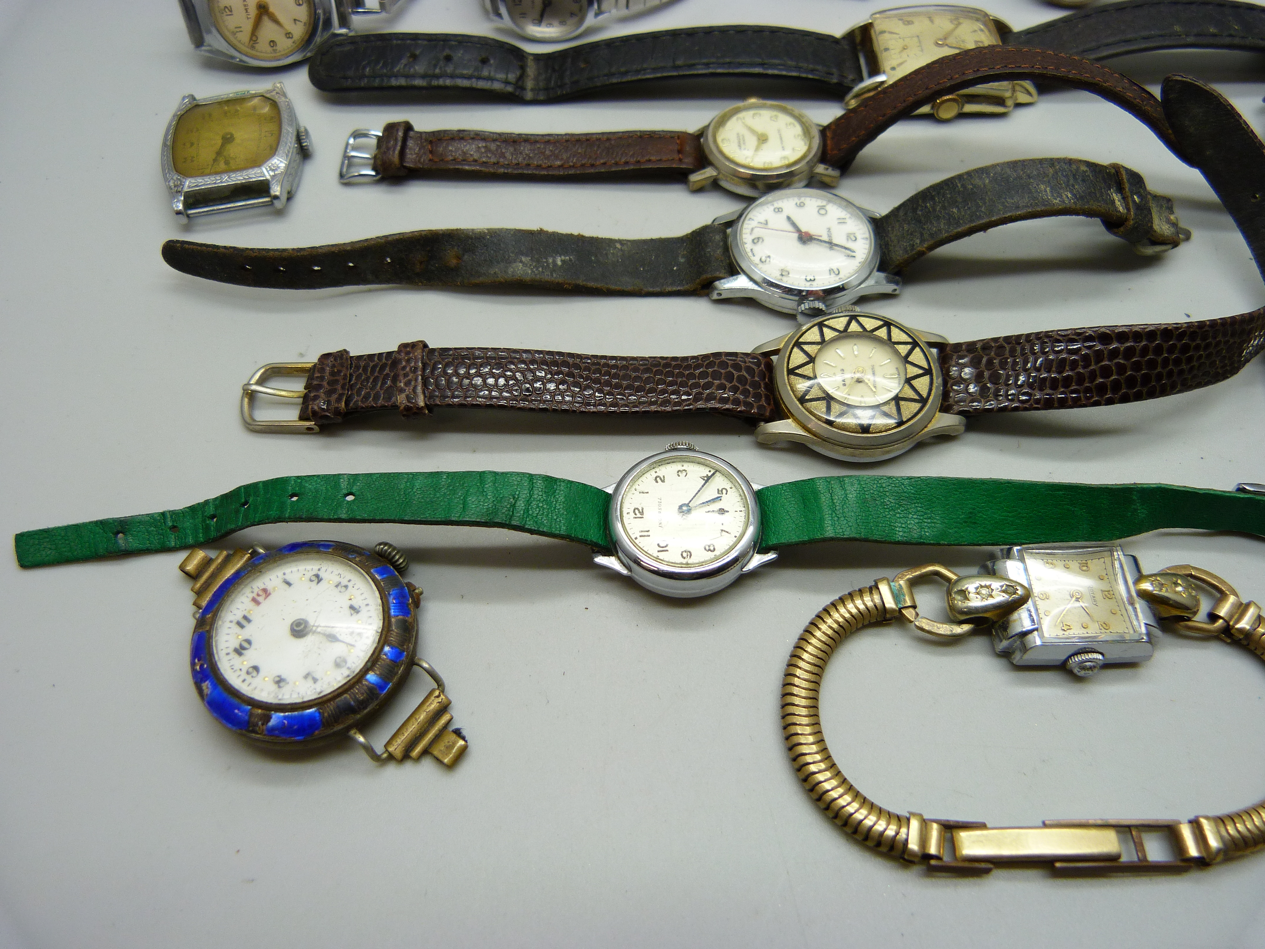 A collection of lady's and gentleman's mechanical wristwatches - Image 2 of 5