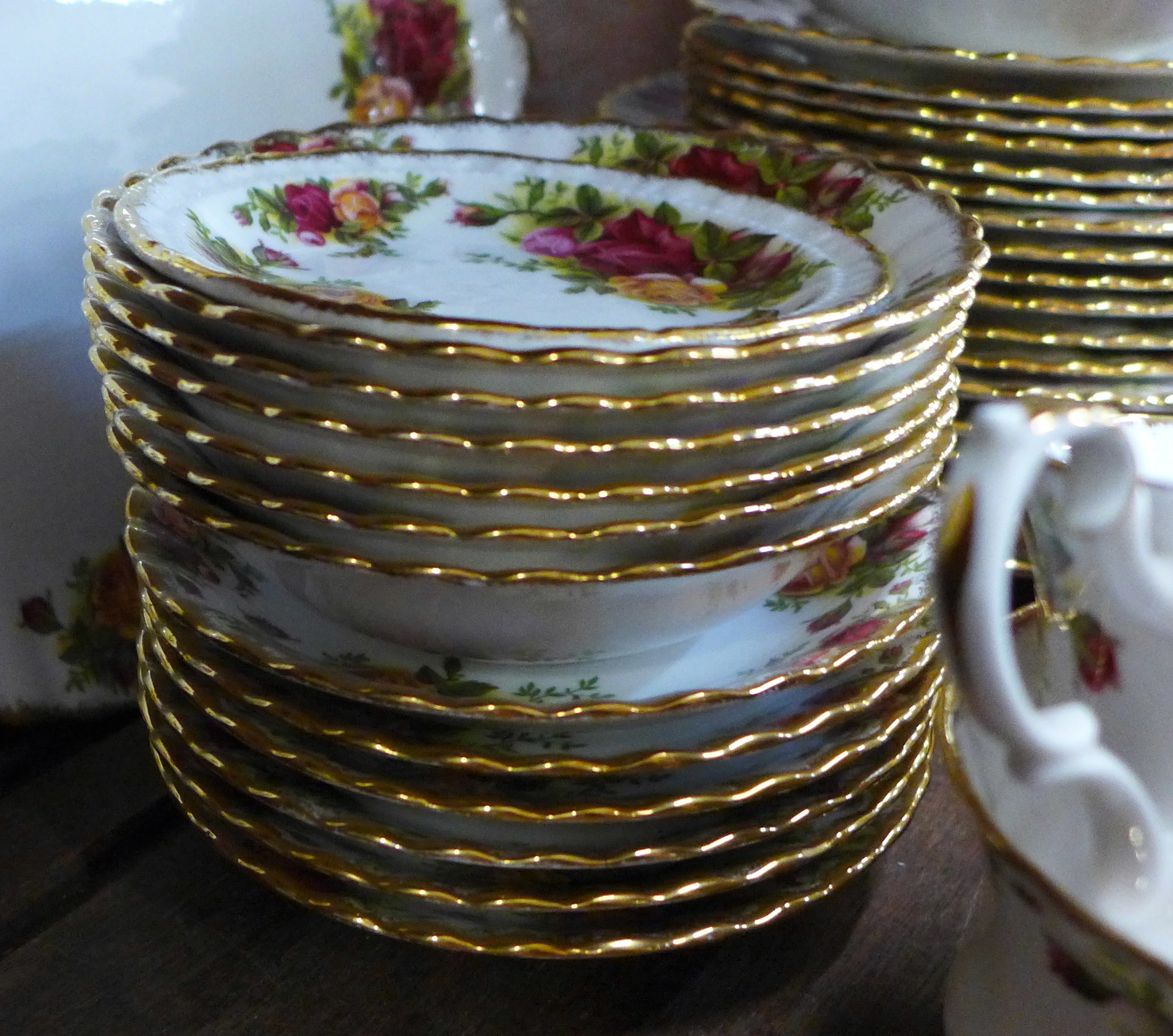 A Royal Albert Old Country Roses six setting tea and dinner service with dinner, side and tea - Image 2 of 4