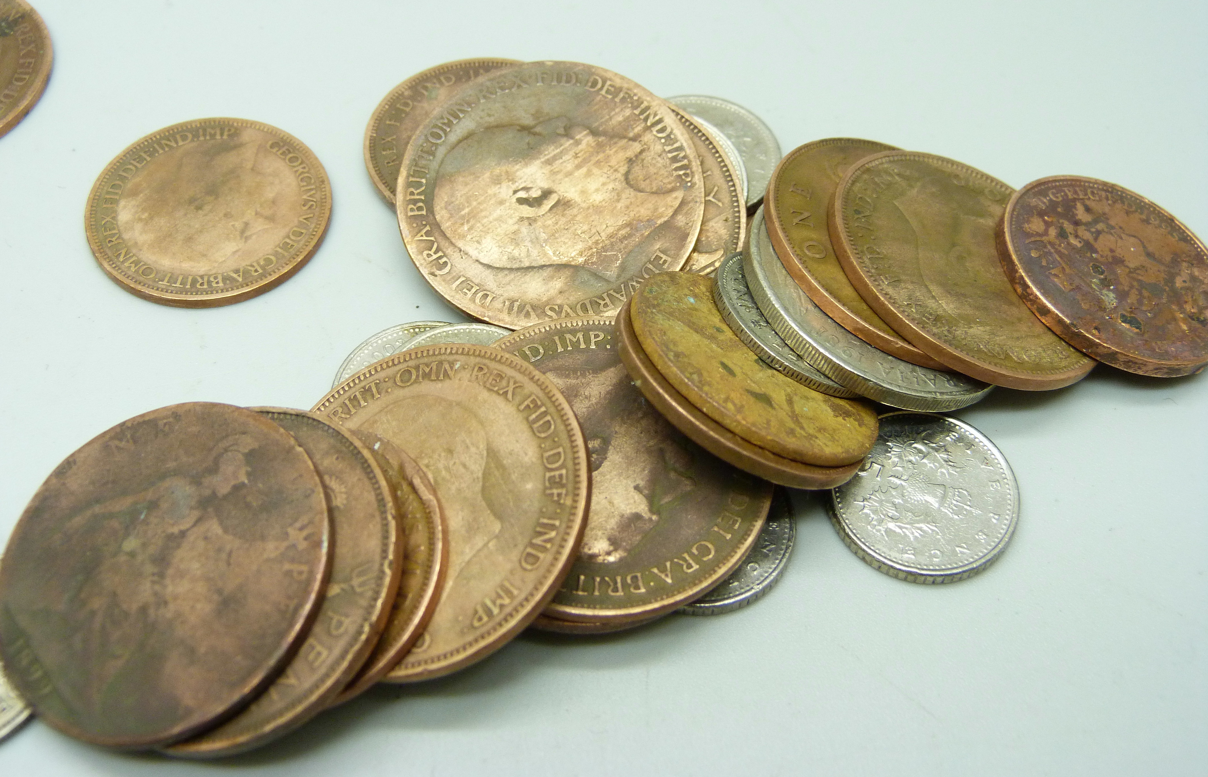 A one florin coin, 1923 shilling, 1916, 1937 and 1943 sixpence coins and a 1920 threepence, together - Bild 4 aus 4