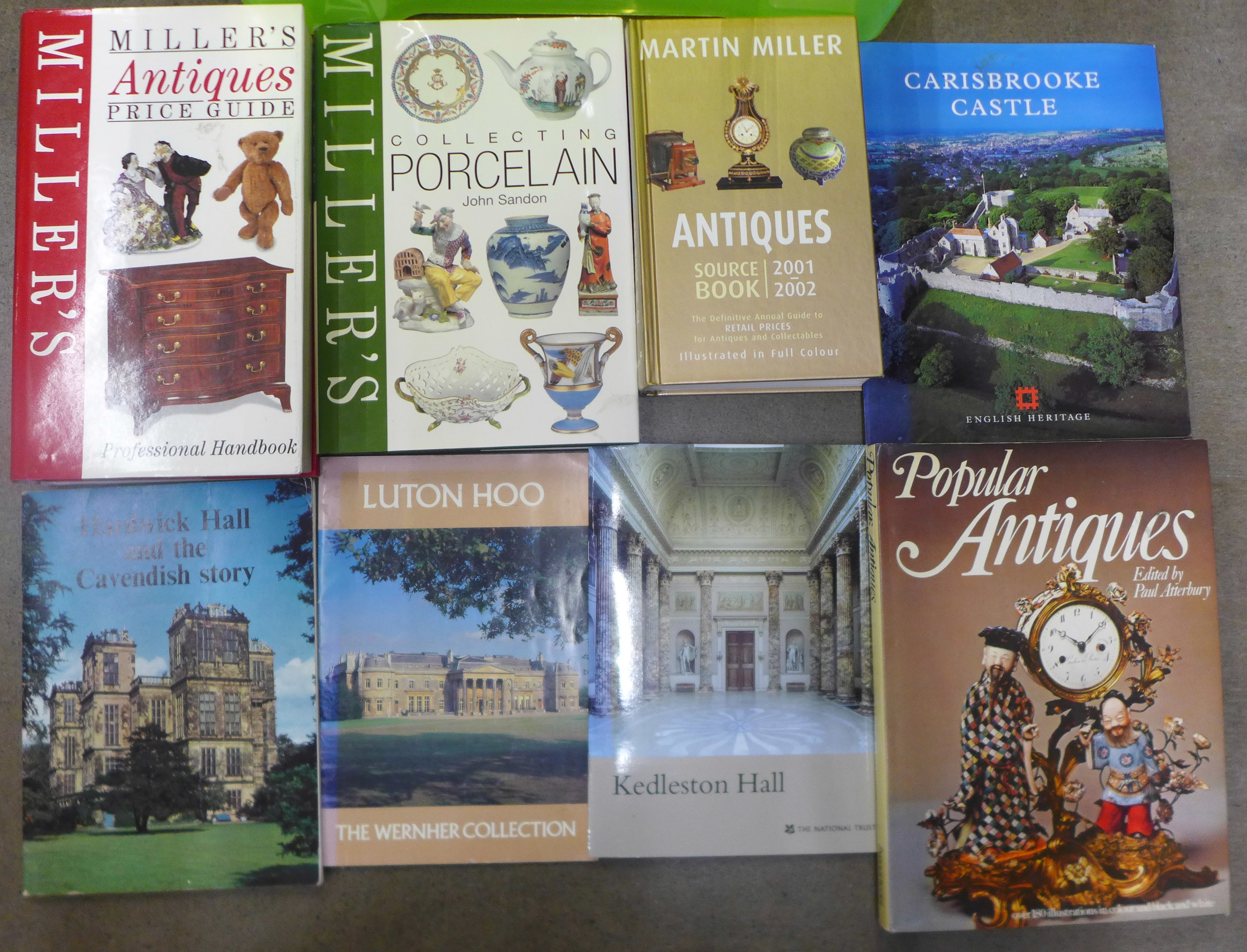 A collection of books; Antique guides **PLEASE NOTE THIS LOT IS NOT ELIGIBLE FOR IN-HOUSE POSTING - Bild 3 aus 3