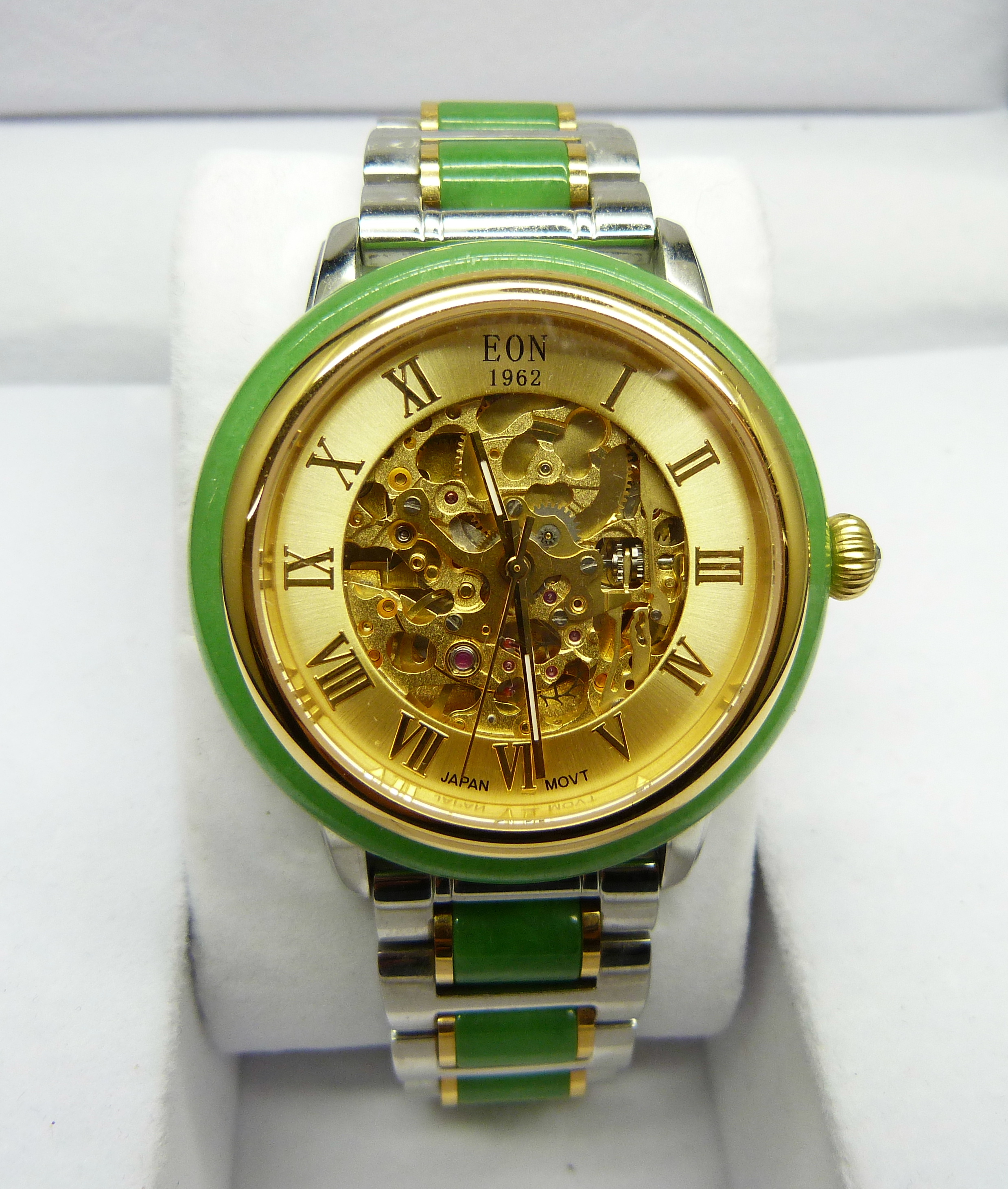 An Eon wristwatch with jade bezel and jade inset to bracelet strap, skeleton movement, 44mm - Bild 2 aus 6