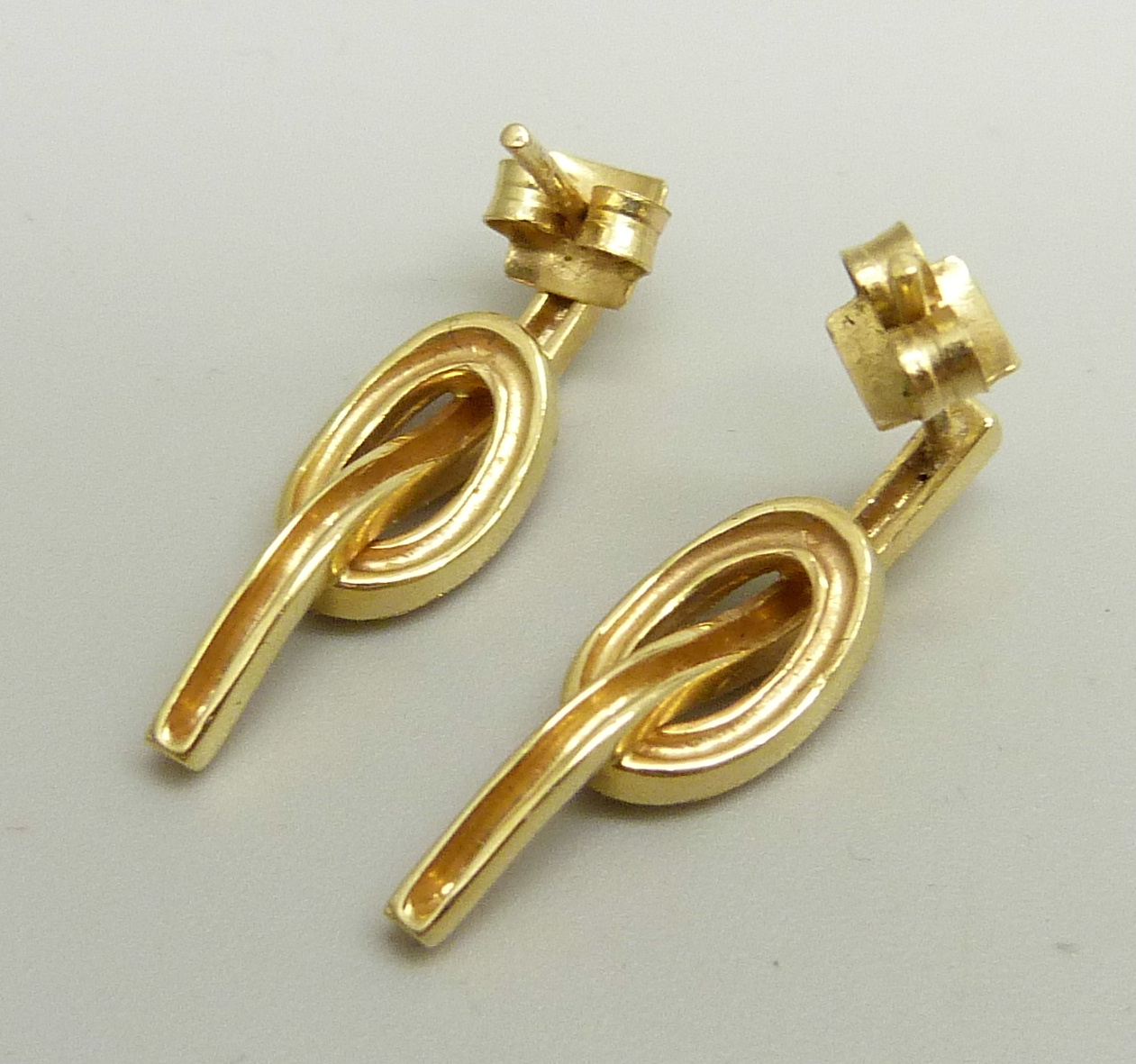 A pair of 18ct gold earrings, marked 750 on posts, 3.9g - Image 2 of 2