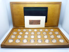 A set of thirty-one full sovereign gold coins, Elizabeth II Eightieth Birthday Sovereign