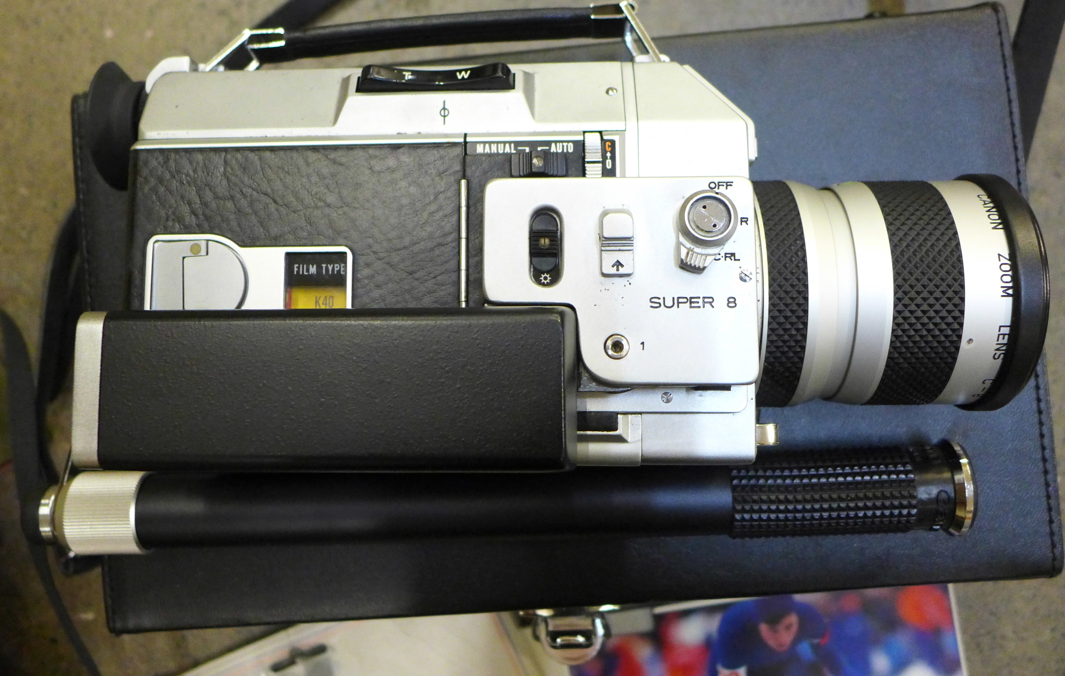 A Canon A-1 35mm SLR camera body, a Canon cine camera, cased and a cleaning kit - Bild 3 aus 4