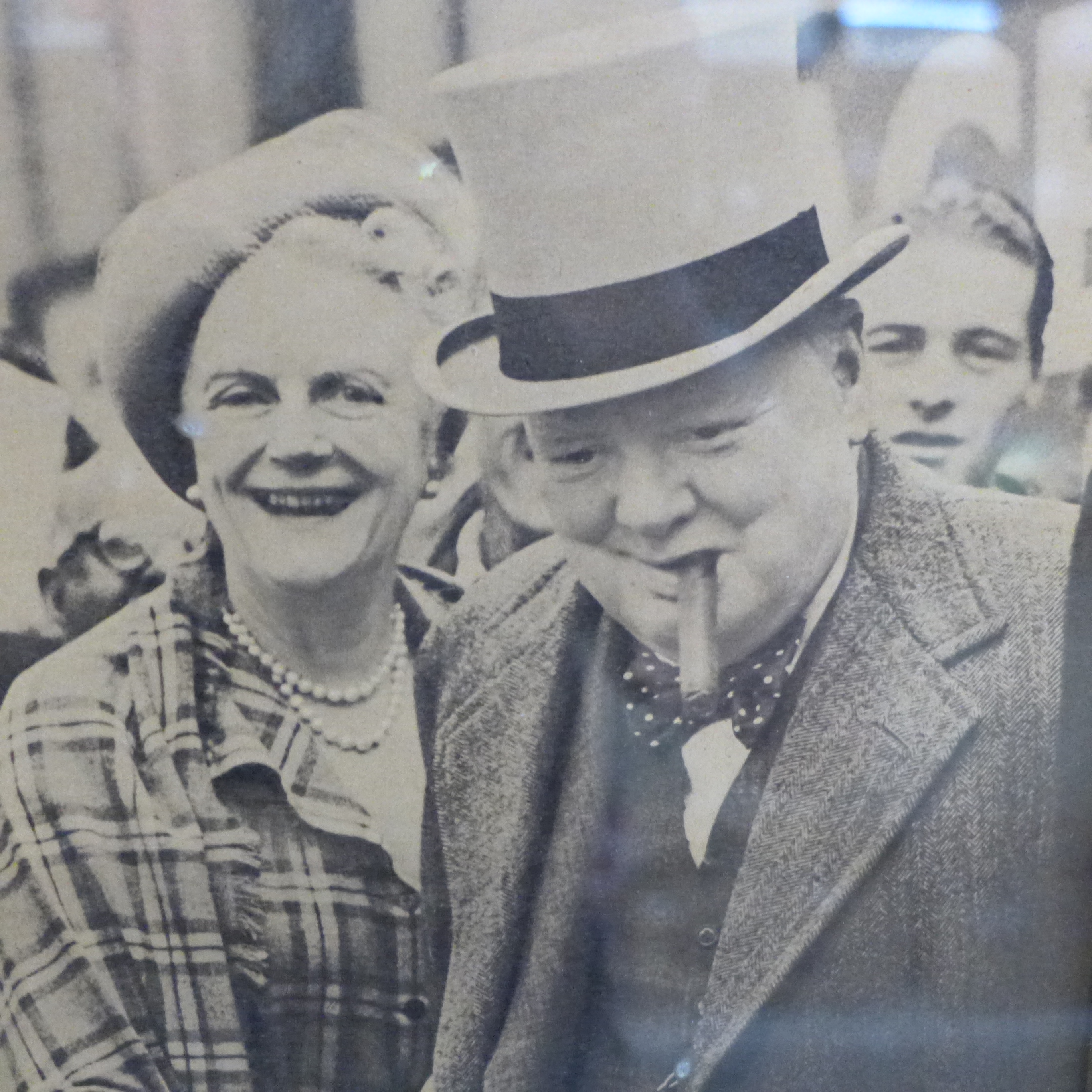 Sir Winston Churchill and Clementine Churchill autograph and photograph display with A Sign of the - Bild 2 aus 3