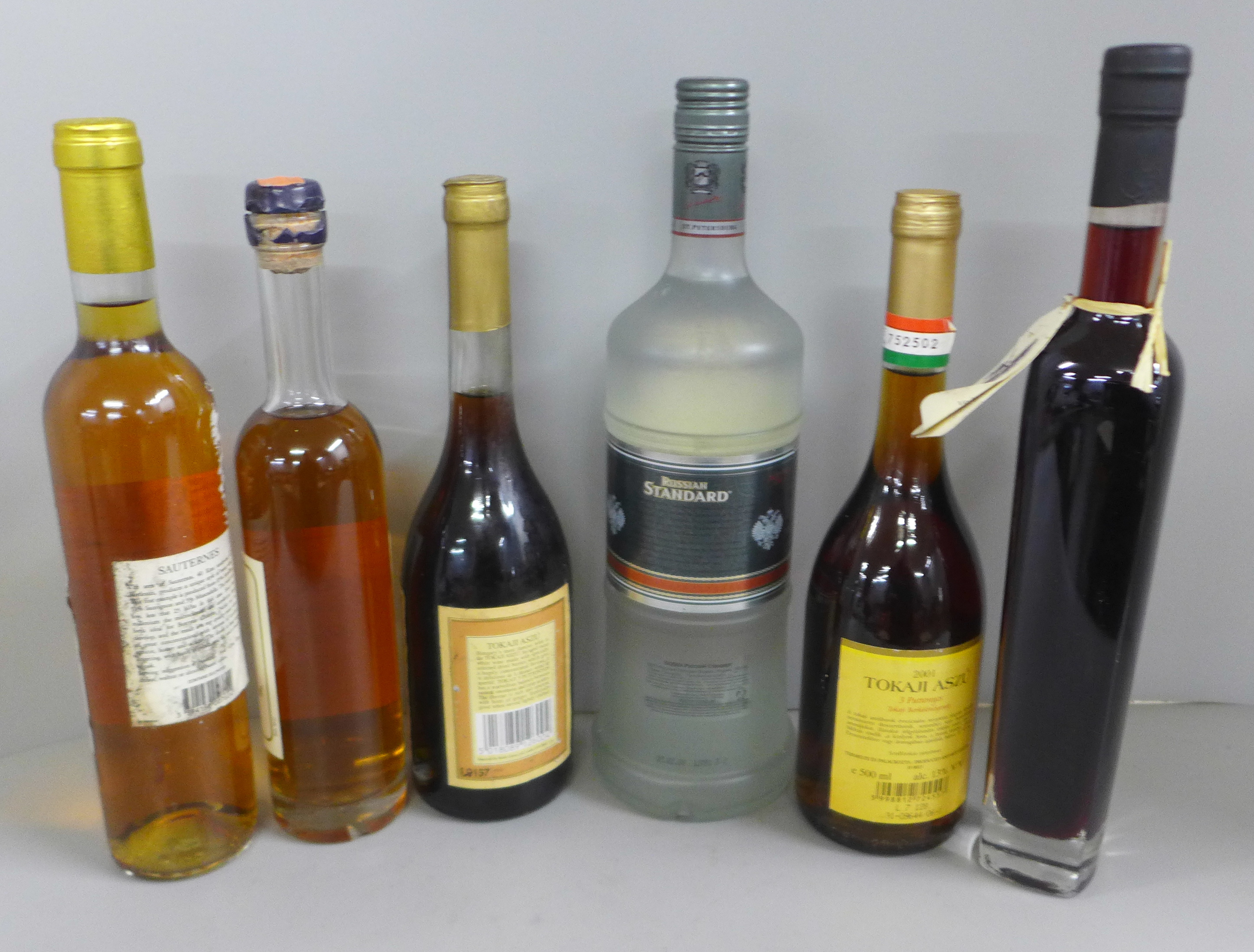 A collection of alcohol including Russian Standard Vodka (six bottles) **PLEASE NOTE THIS LOT IS NOT - Image 6 of 6