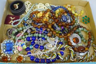 Vintage and other jewellery including amber coloured beads