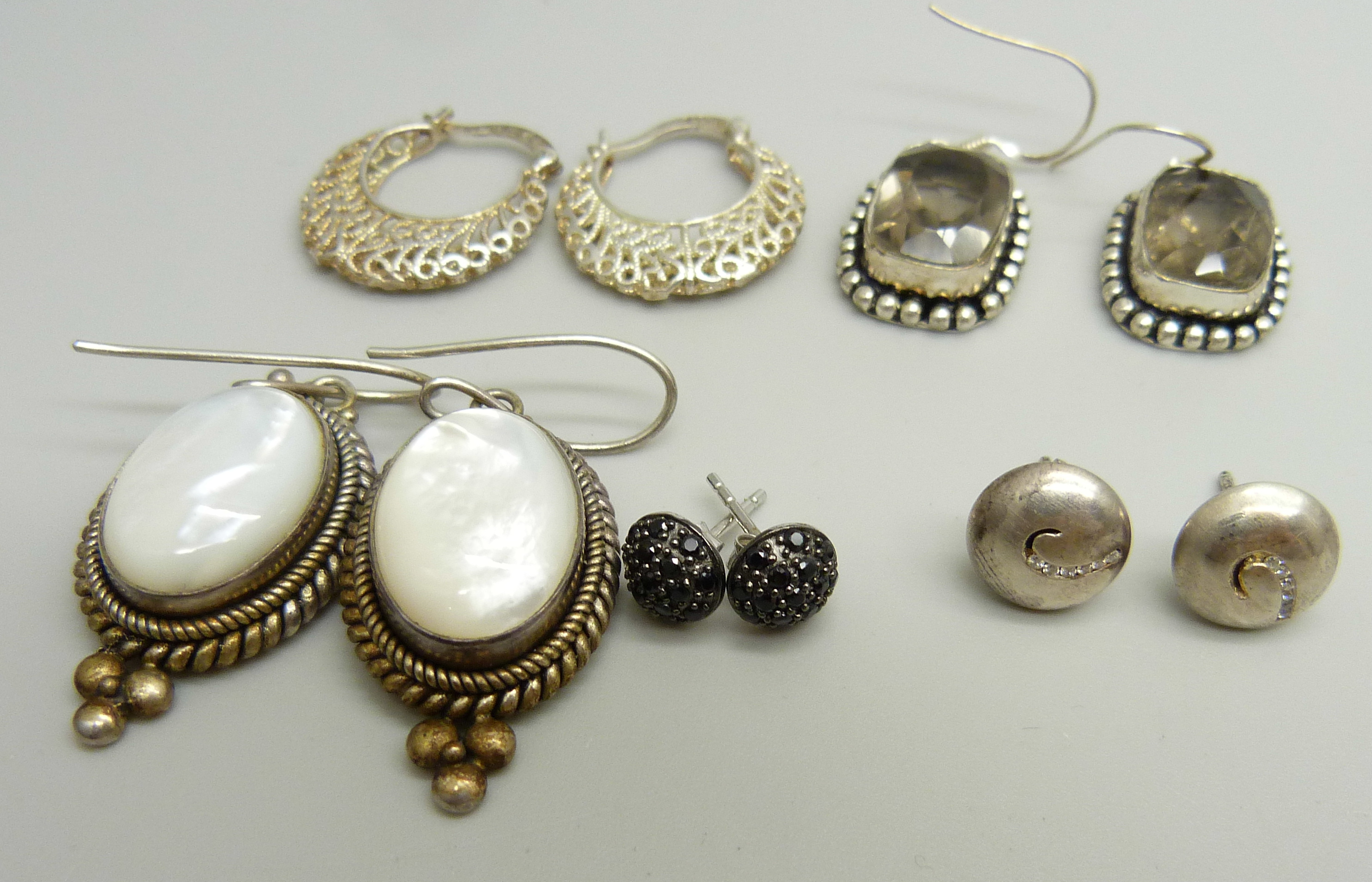 A pair of Suati silver and mother of pearl drop earrings, a pair of white metal stone set earrings - Image 3 of 3