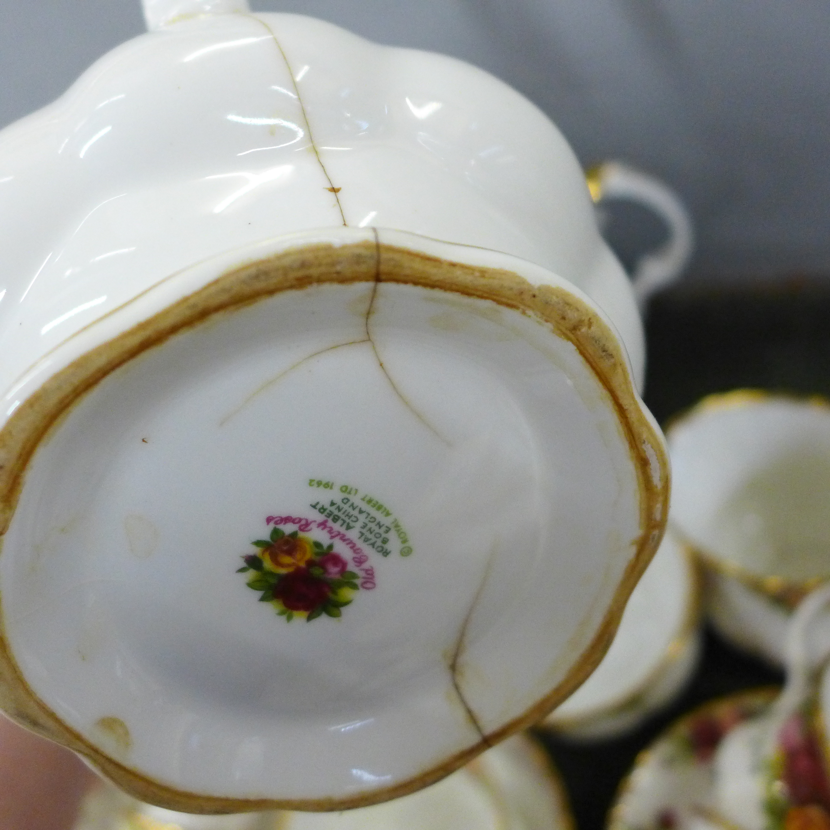 A collection of Royal Albert Old Country Roses tea and coffee wares (coffee pot and milk jug a/ - Image 8 of 11