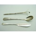 A silver swizzle stick, a silver spoon and a silver butter knife, 26g