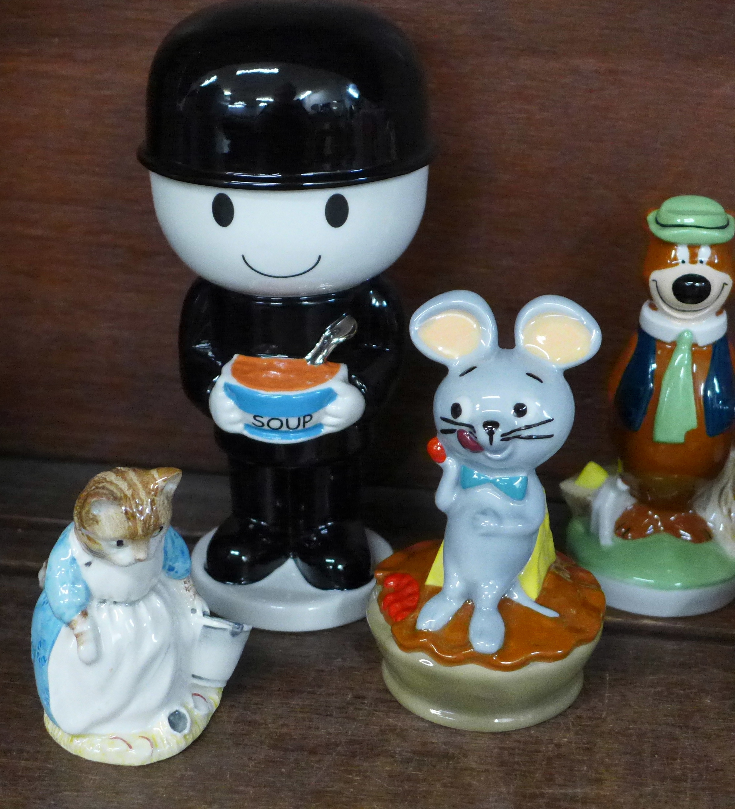 A collection of Wade figures, Souper Fred, Pixie, Huckleberry Hound, Yogi Bear, Boo Boo and Mr Jinks - Image 3 of 4